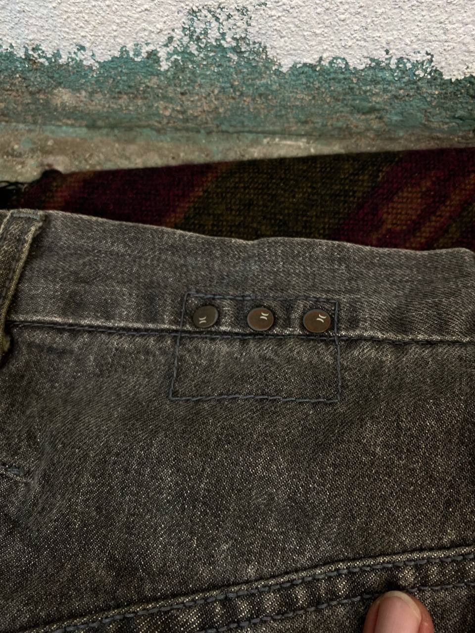 Hurley hurley black jeans paint splatter design distressed Size US 33 - 7 Thumbnail