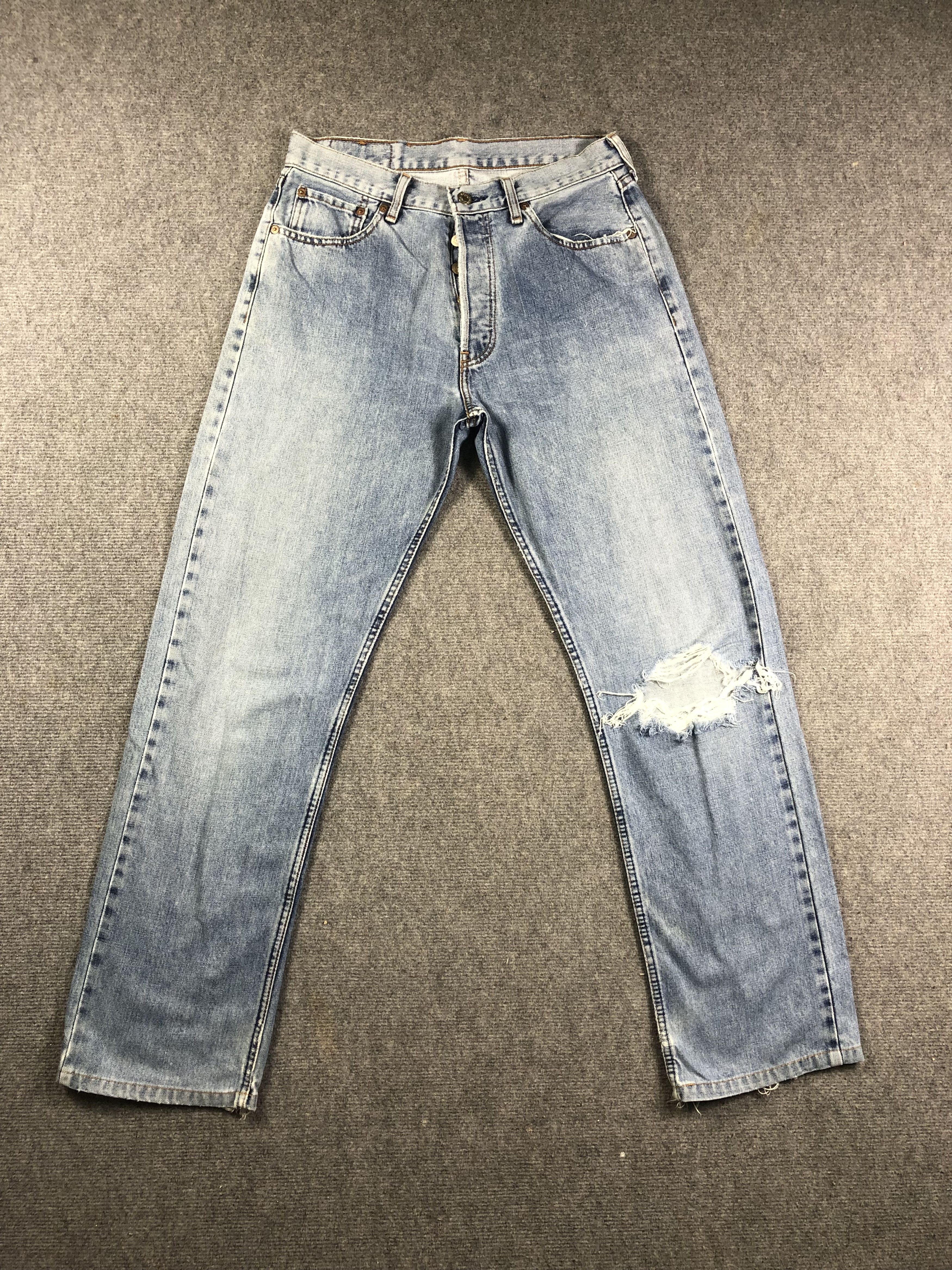 Blue Light Wash Levis Denim Jeans 32x31