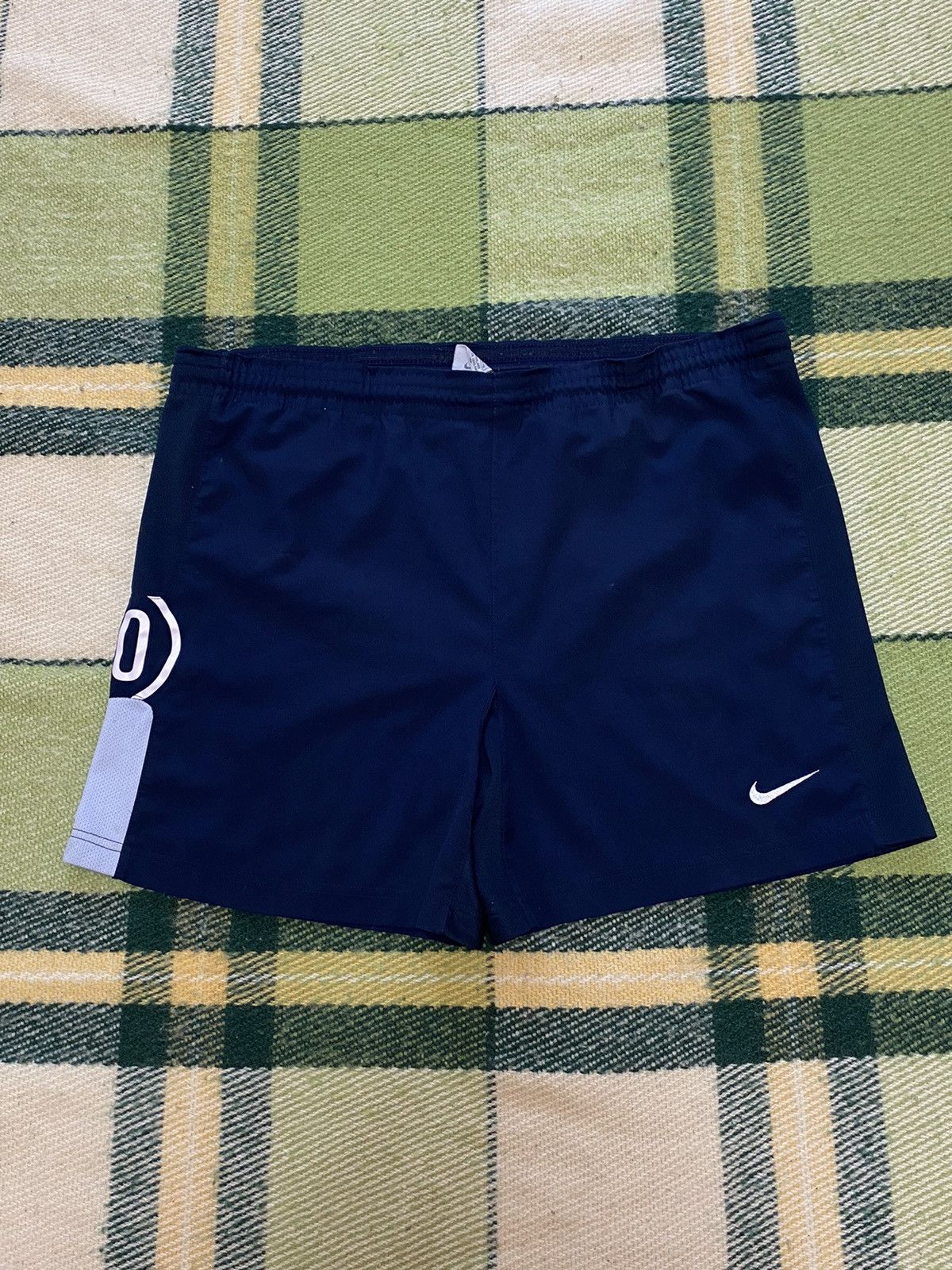 Nike Vintage Nike shorts streetwear swoosh casual y2k size S Size US 30 / EU 46 - 1 Thumbnail