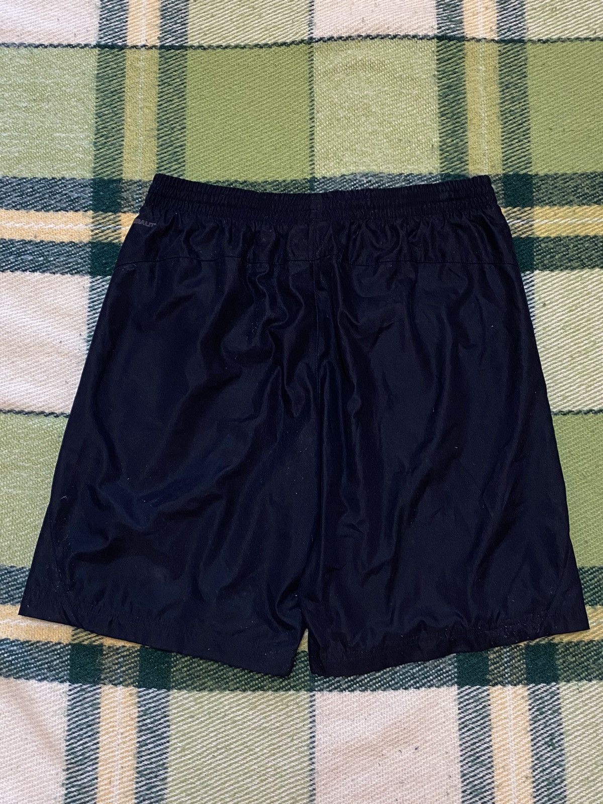 Adidas Vintage Adidas shorts streetwear y2k casual style size M Size US 32 / EU 48 - 3 Thumbnail
