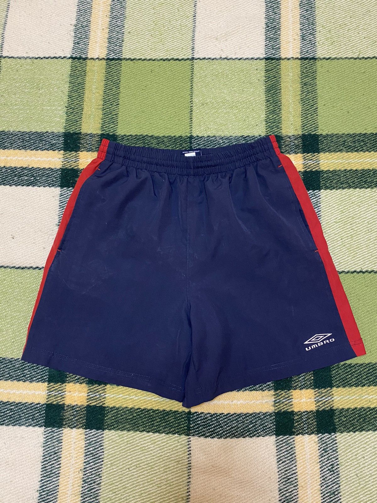 Umbro Vintage 90s Umbro shorts streetwear y2k casual size L Size US 34 / EU 50 - 1 Thumbnail