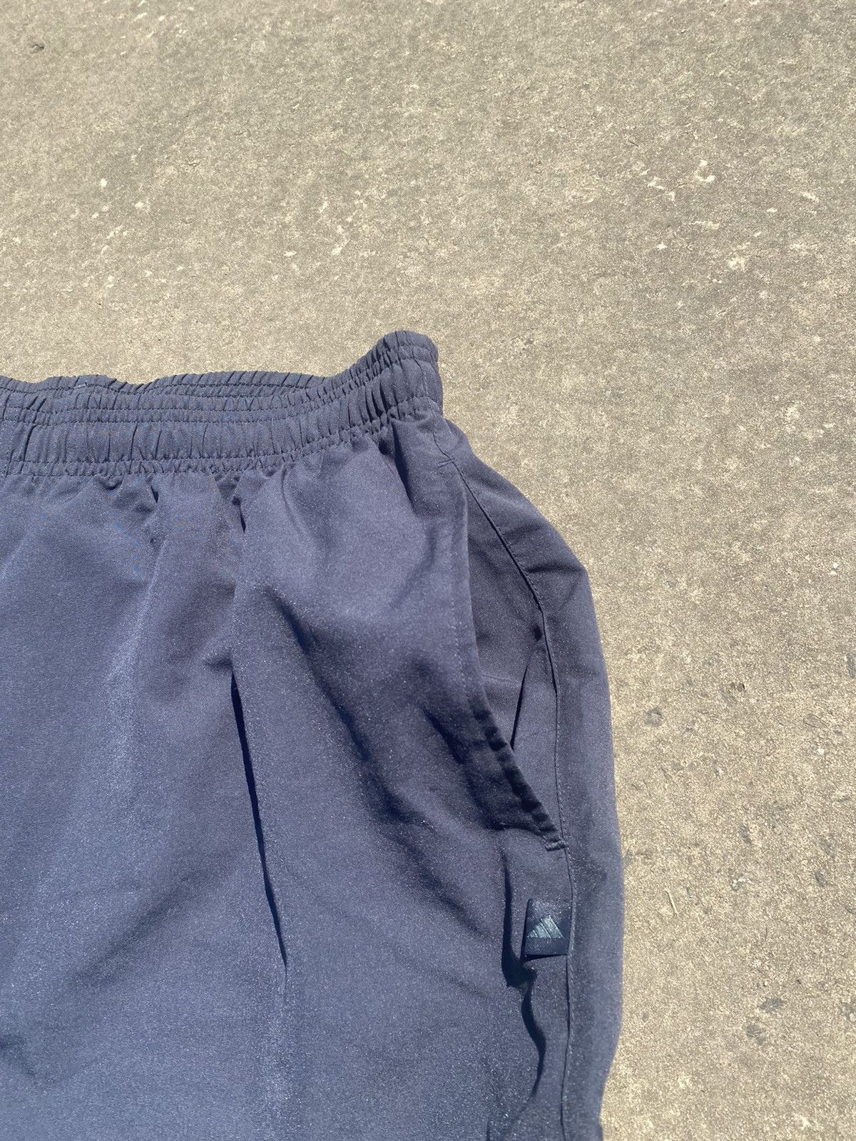 Adidas Vintage Adidas shorts streetwear y2k casual style size L Size US 34 / EU 50 - 2 Thumbnail