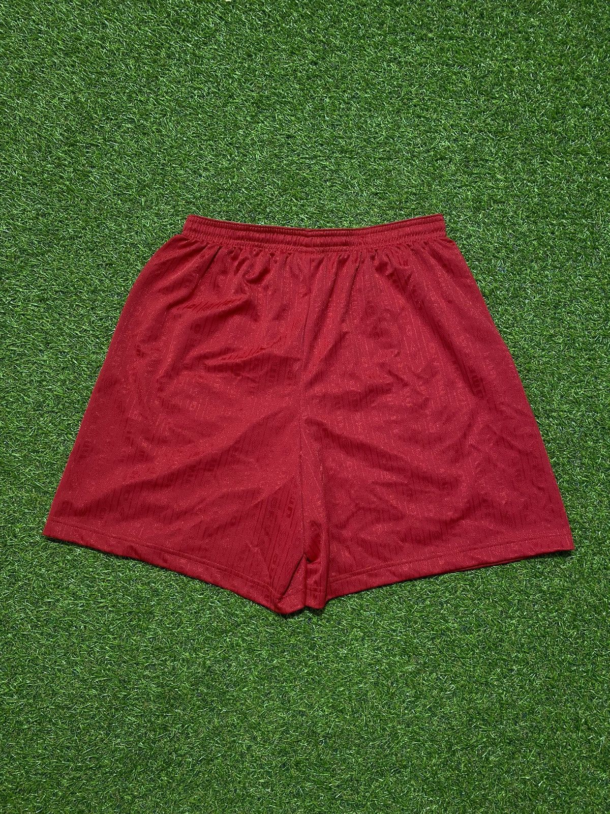 Umbro Vintage 90s Umbro shorts streetwear monogrammed style size L Size US 34 / EU 50 - 2 Thumbnail