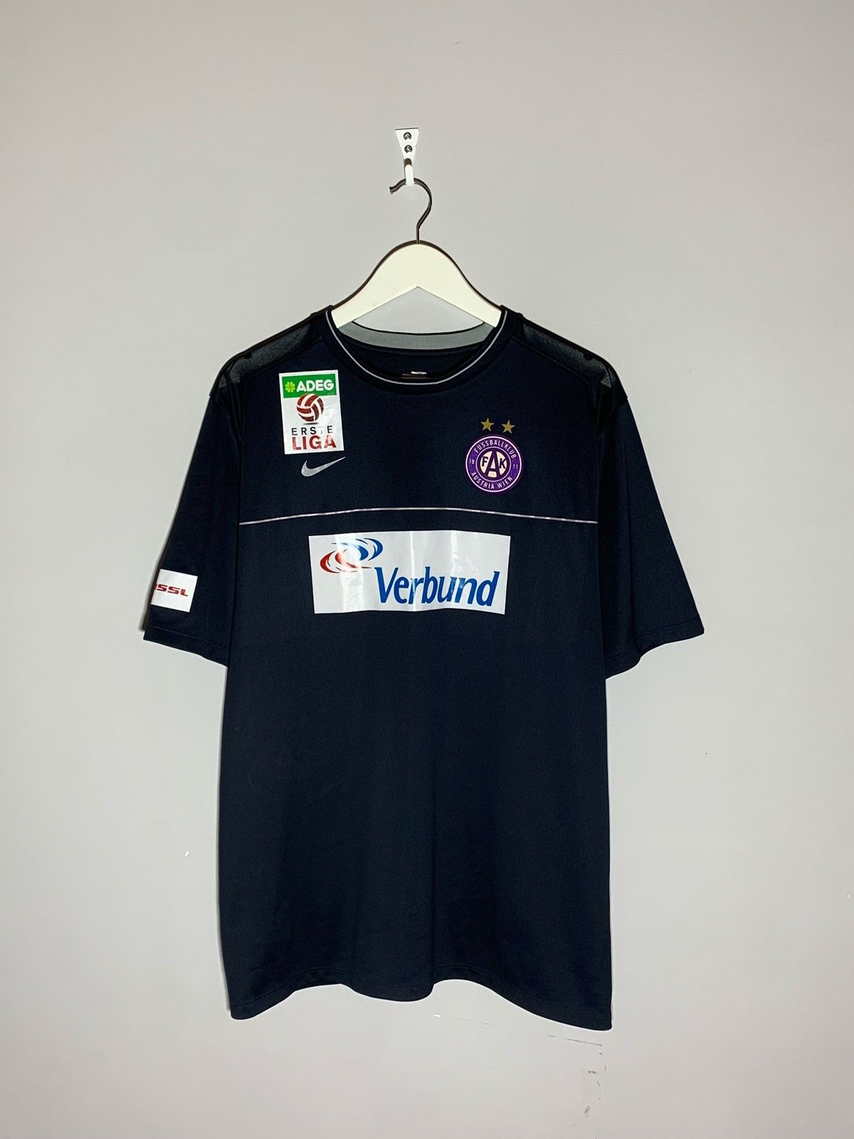 Nike Austria Wien Nike Y2k Streetwear Football Shirt Size US XL / EU 56 / 4 - 1 Thumbnail