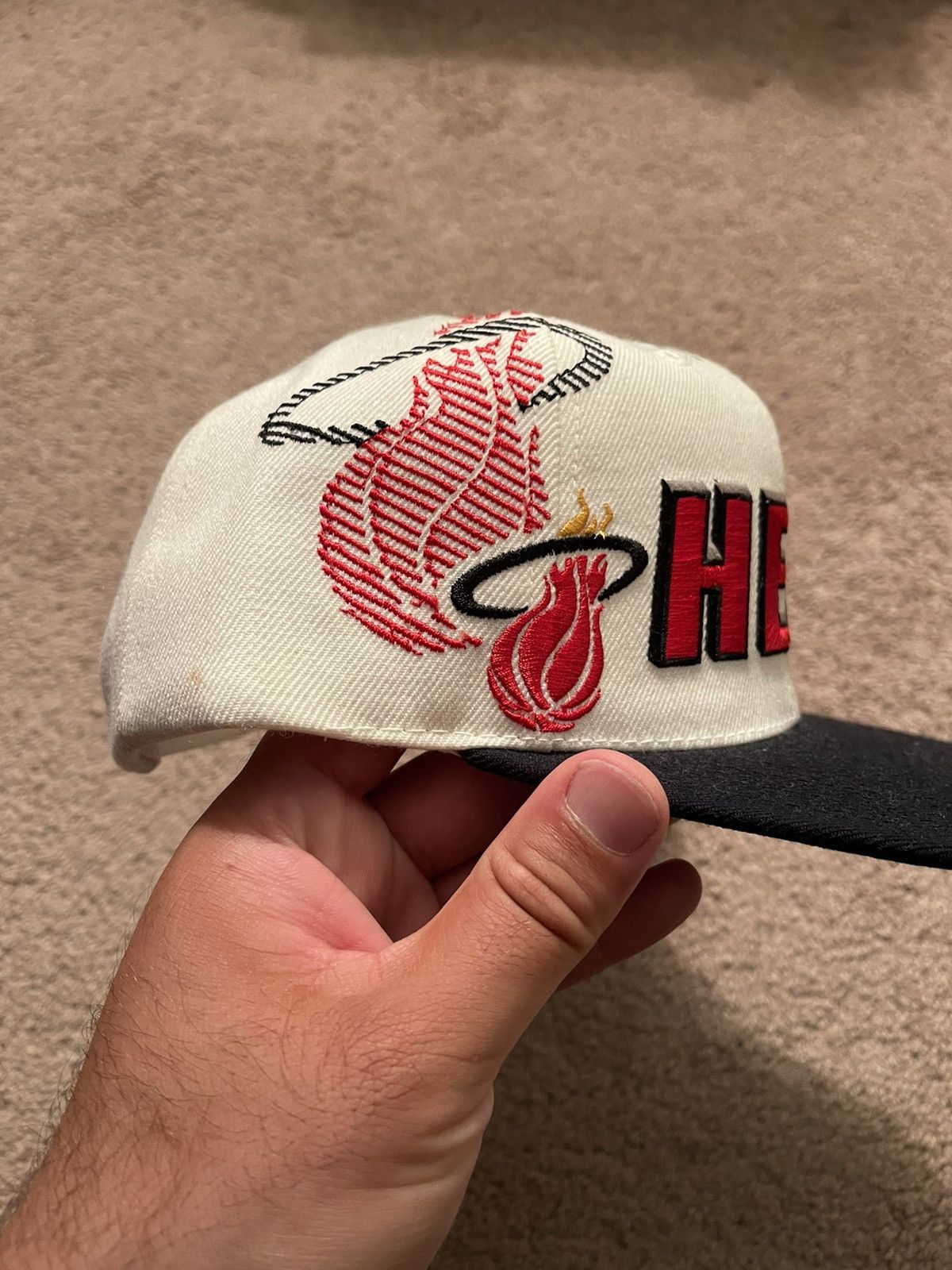 NBA × Sports Specialties × Vintage Vintage 90s Sports Specialties Shadow Miami Heat Snapback Size ONE SIZE - 3 Thumbnail
