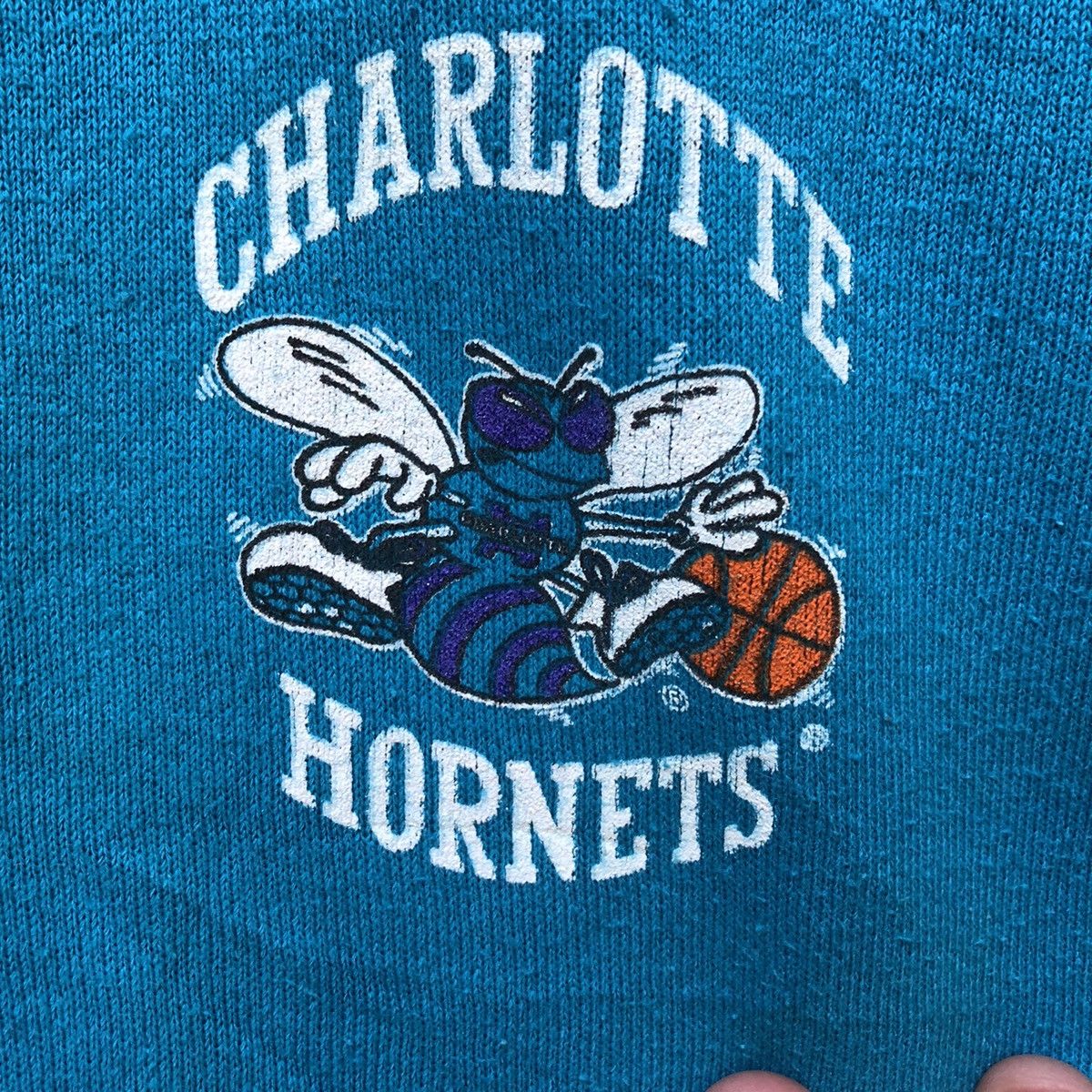 NBA Vintage 90s Charlotte Hornets NBA Crewneck XL Size US XL / EU 56 / 4 - 3 Thumbnail