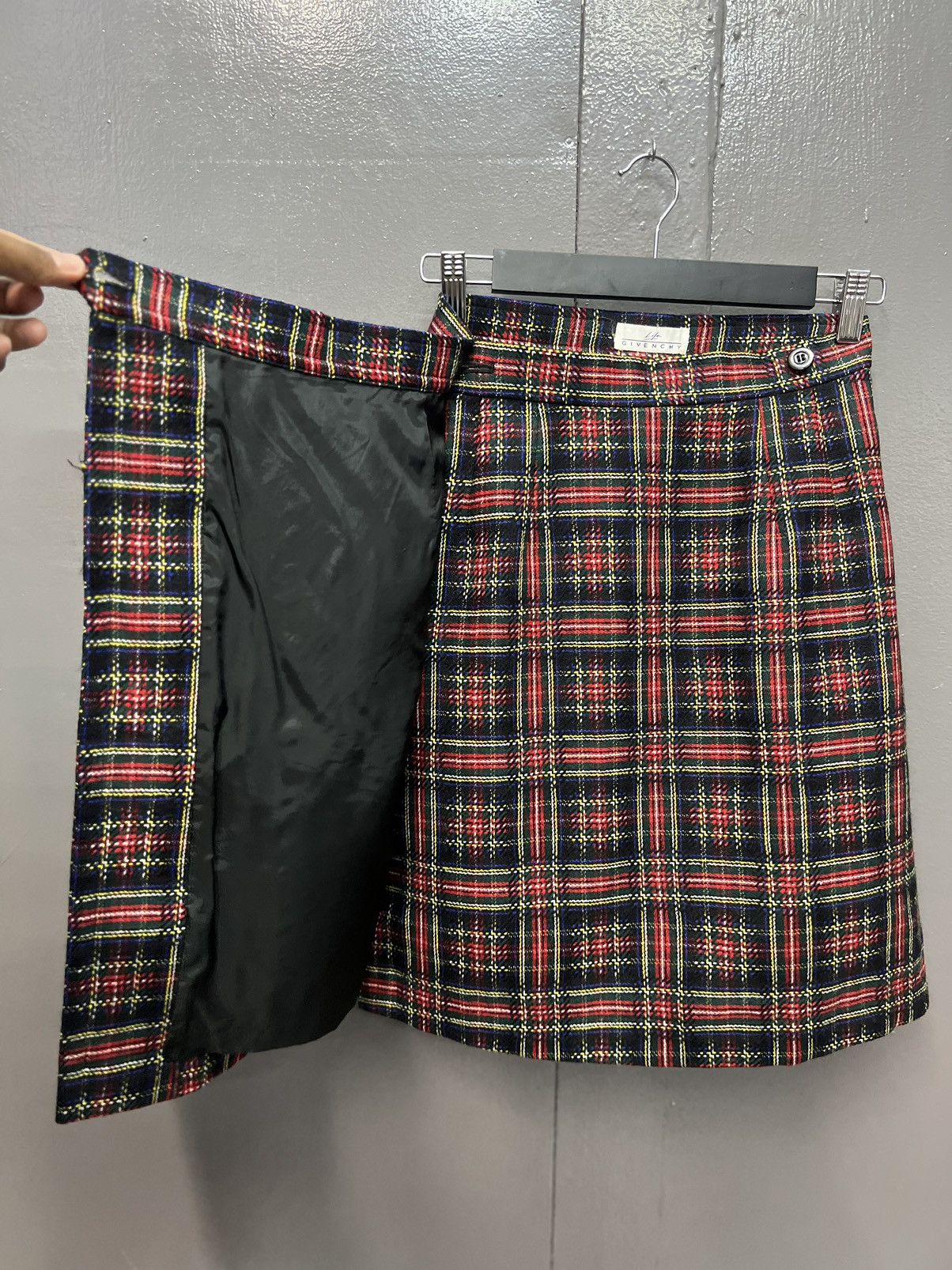 Givenchy 🔥GIVENCHY MINI SKIRT WAIST 26" Size 26" / US 2 / IT 38 - 3 Thumbnail