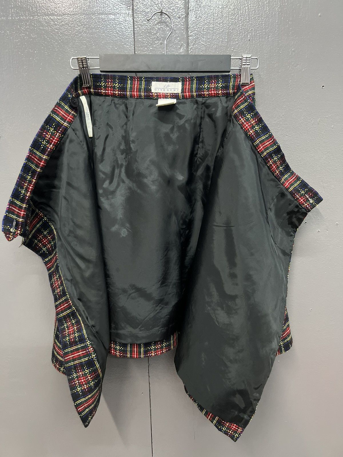 Givenchy 🔥GIVENCHY MINI SKIRT WAIST 26" Size 26" / US 2 / IT 38 - 4 Thumbnail