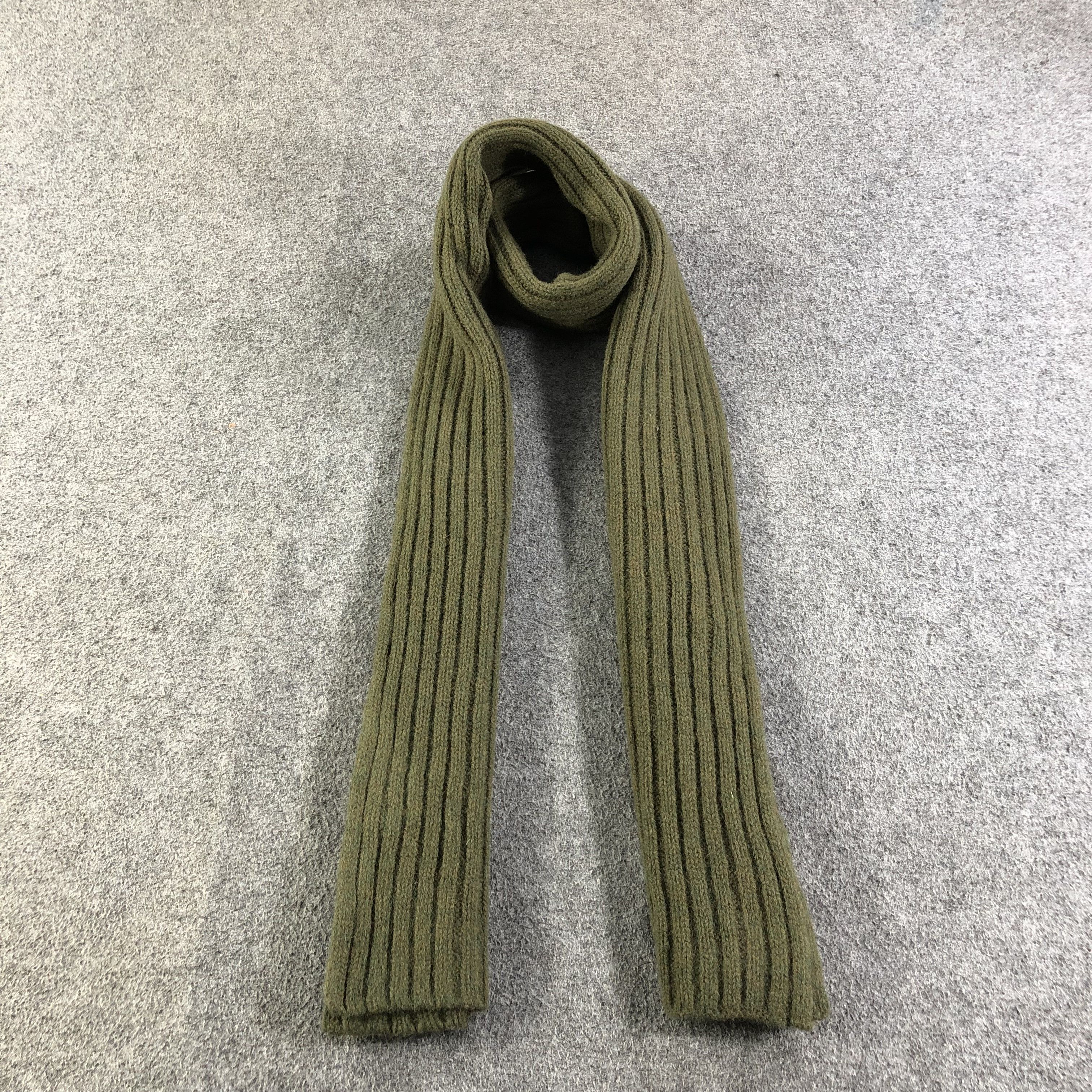 GAP Green Pleated Wool Scarf Muffler V1286