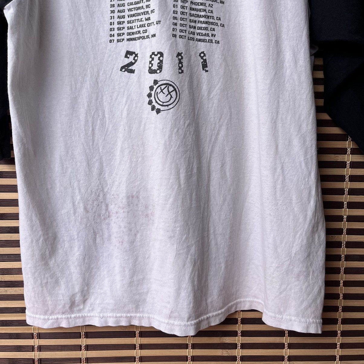 Band Tees Blink 182 Anvil Raglan TShirt Concert Tour 2011 Band Tees Size US L / EU 52-54 / 3 - 20 Thumbnail