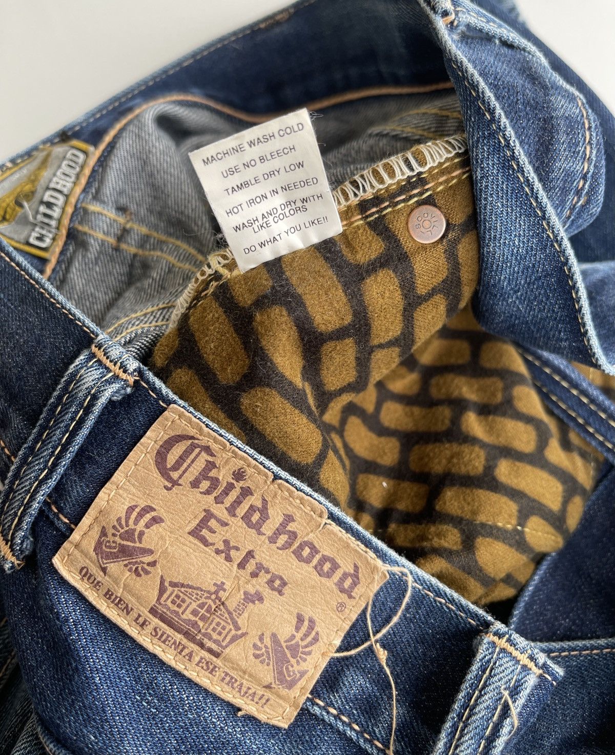 Japanese Brand Vintage Childhood Distressed Selvedge Denim Size US 37 - 13 Thumbnail