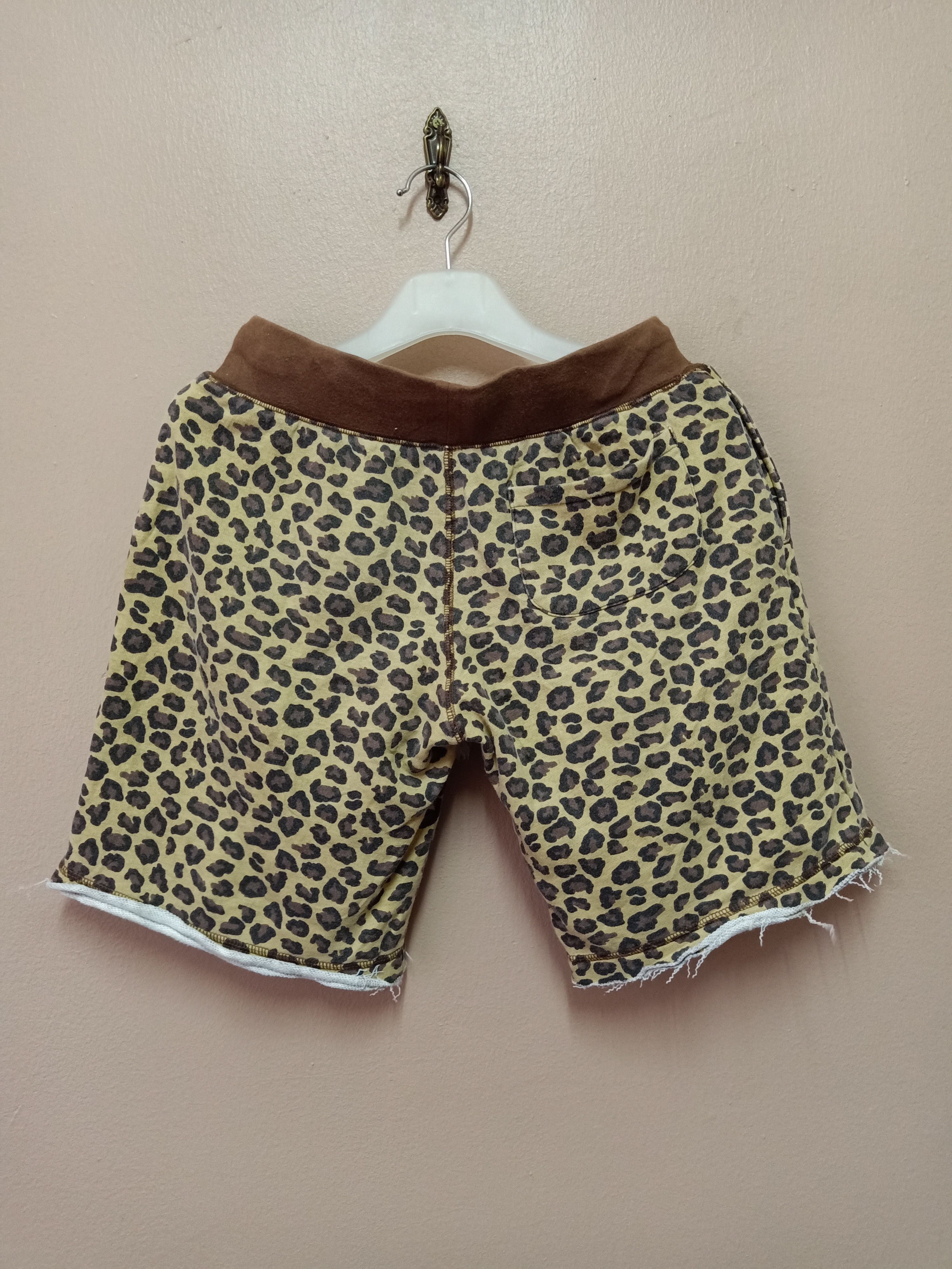 Japanese Brand × Life's a Beach Rare Leopard Stripe Anti-Ballistic Distressed Shorts Size US 29 - 2 Thumbnail