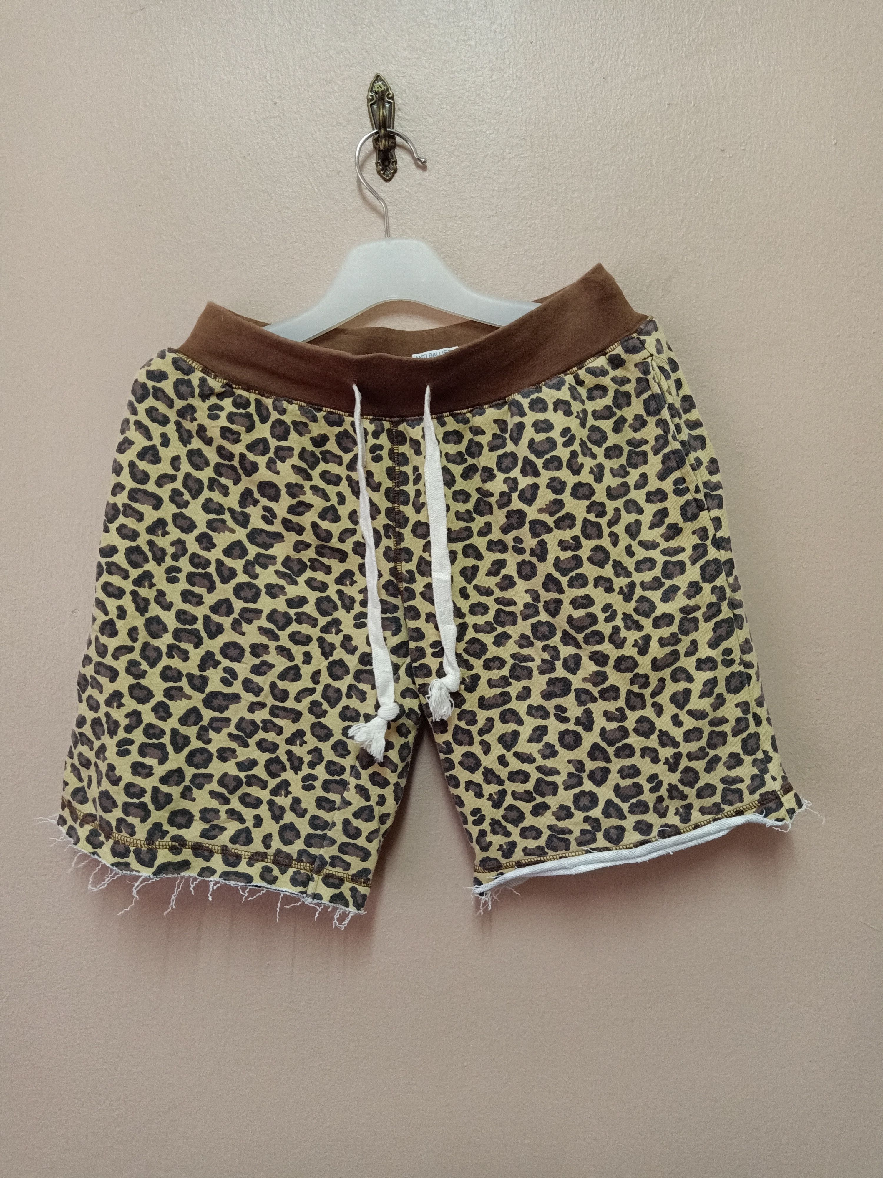 Japanese Brand × Life's a Beach Rare Leopard Stripe Anti-Ballistic Distressed Shorts Size US 29 - 1 Thumbnail
