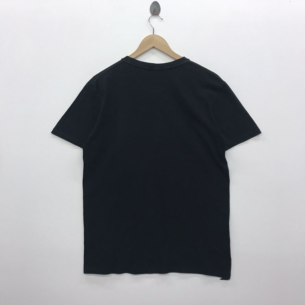 Japanese Brand Rare!! Sadako Vs Kayako Horror Movie Tee Size US L / EU 52-54 / 3 - 5 Thumbnail