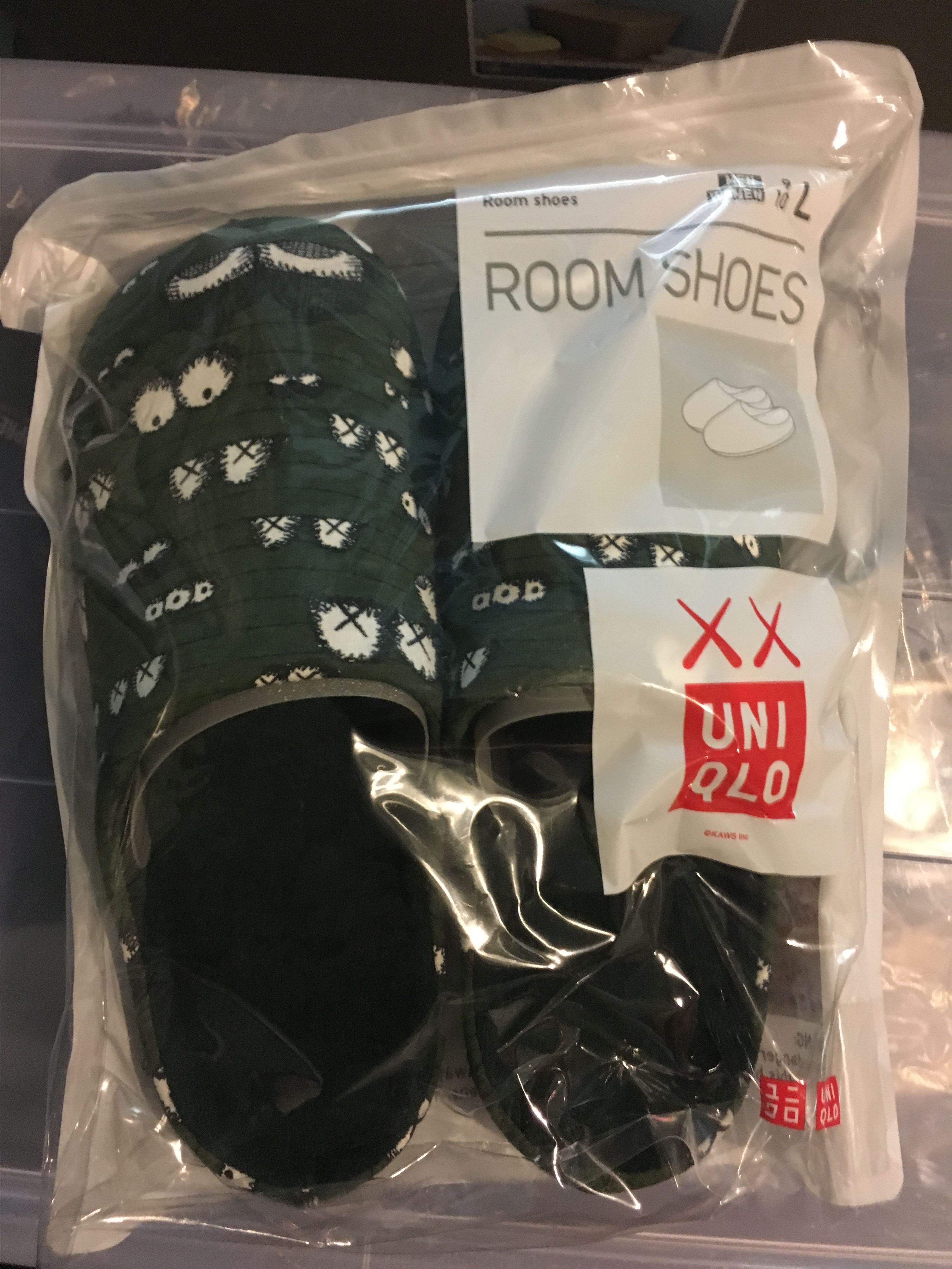 Kaws × Uniqlo Uniqlo X Kaws Room Shoes Size L Size US 9 / EU 42 - 1 Thumbnail