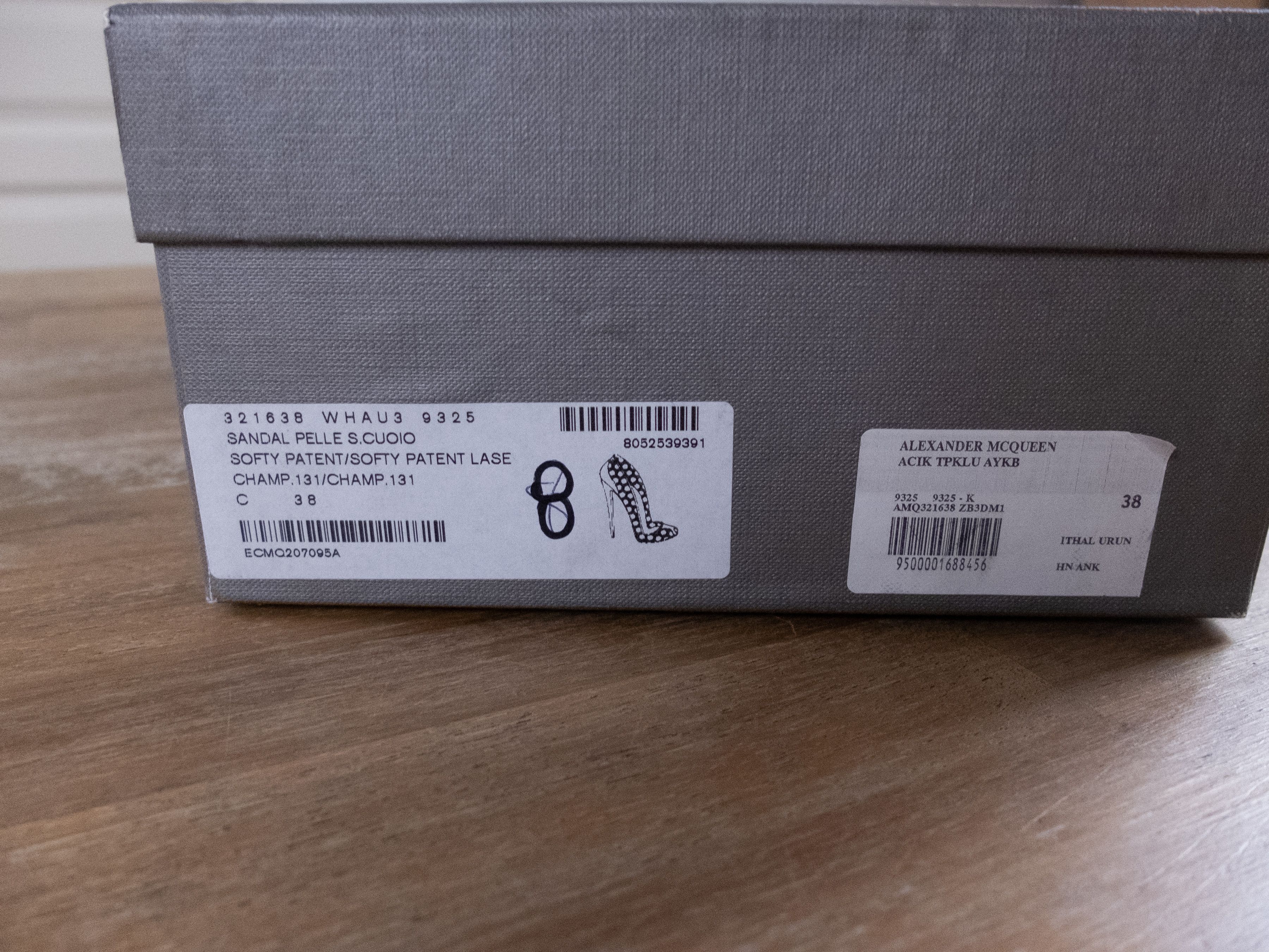 Alexander McQueen ALEXANDER MCQUEEN nude patent leather laser cut pumps 38 q Size US 8 / IT 38 - 12 Thumbnail