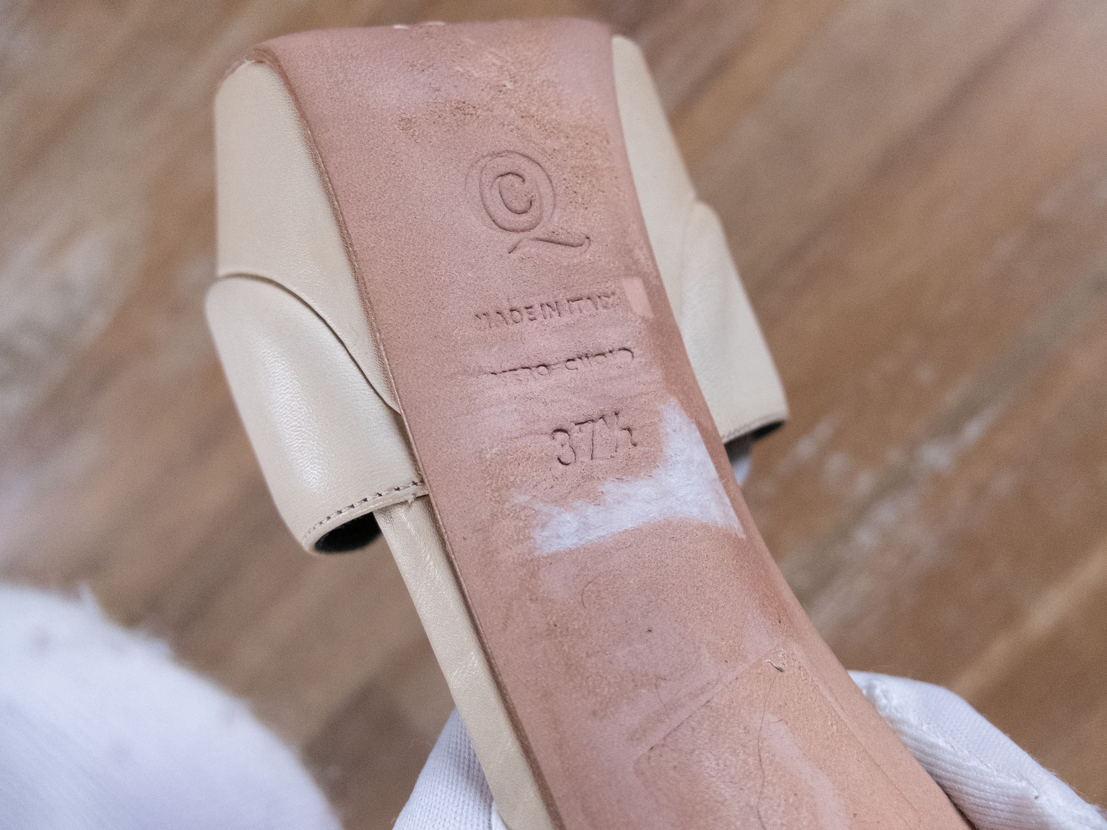 Alexander McQueen ALEXANDER MCQUEEN champagne nude black leather sandals 37.5 Size US 7.5 / IT 37.5 - 9 Thumbnail