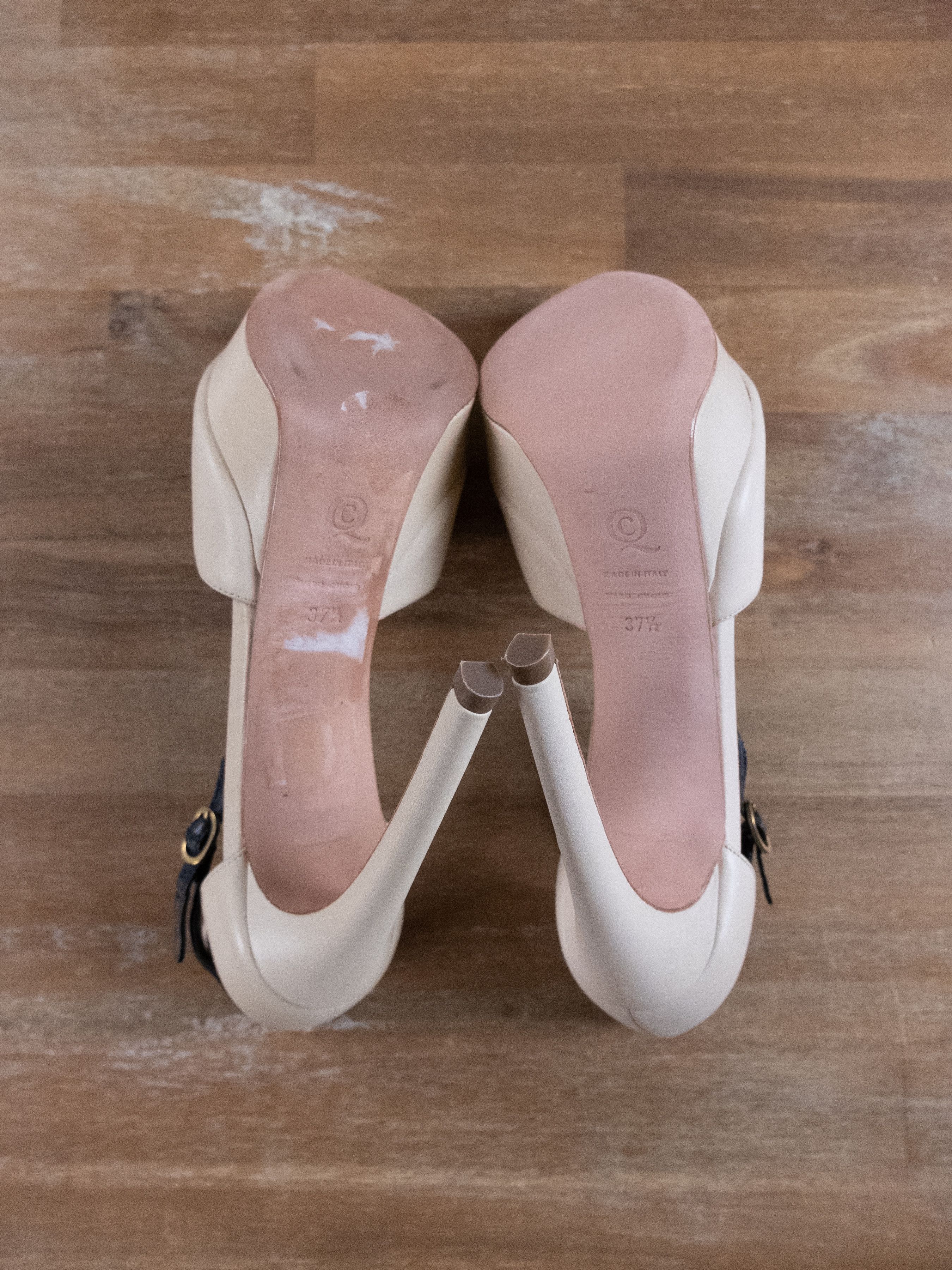 Alexander McQueen ALEXANDER MCQUEEN champagne nude black leather sandals 37.5 Size US 7.5 / IT 37.5 - 7 Thumbnail