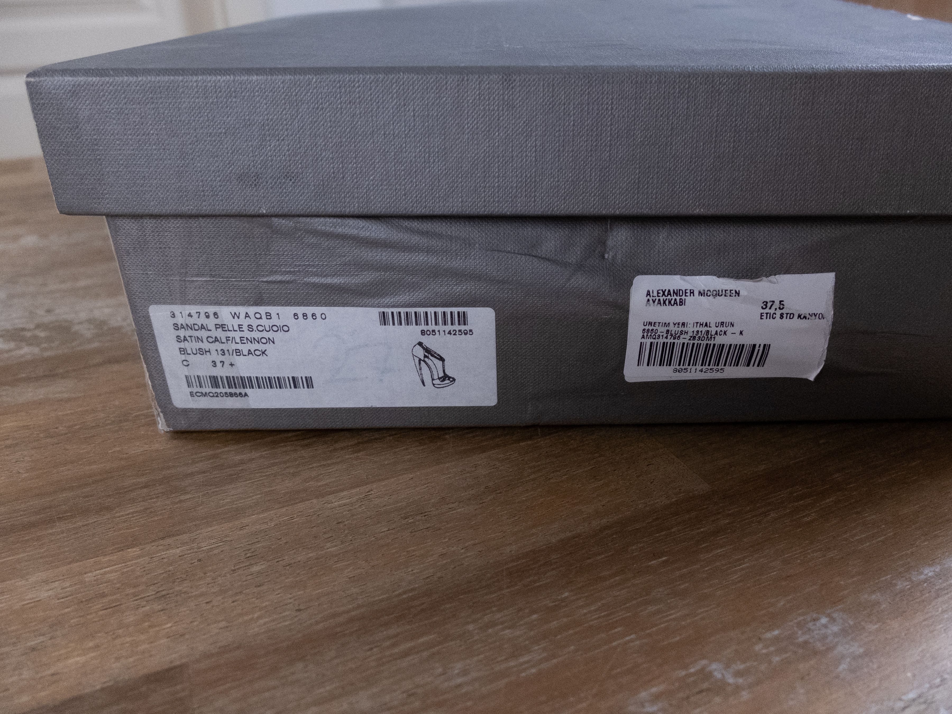 Alexander McQueen ALEXANDER MCQUEEN champagne nude black leather sandals 37.5 Size US 7.5 / IT 37.5 - 12 Thumbnail