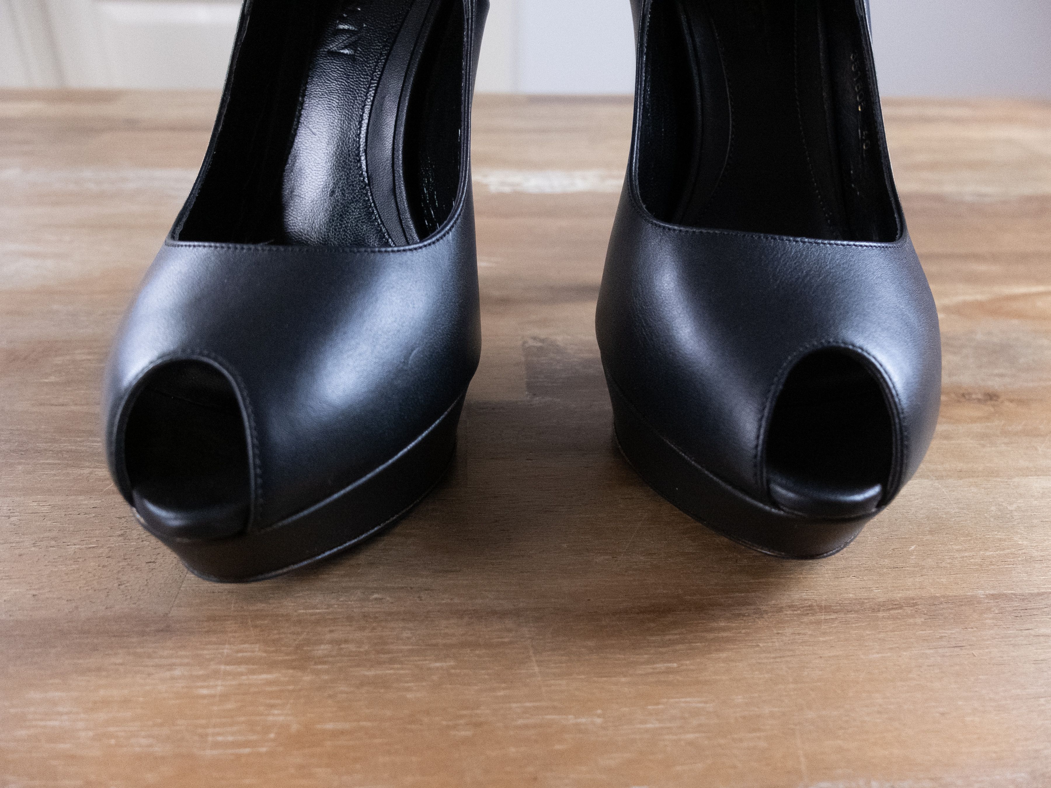 Alexander McQueen ALEXANDER MCQUEEN black leather platform sandals pumps 40 q Size US 10 / IT 40 - 3 Thumbnail