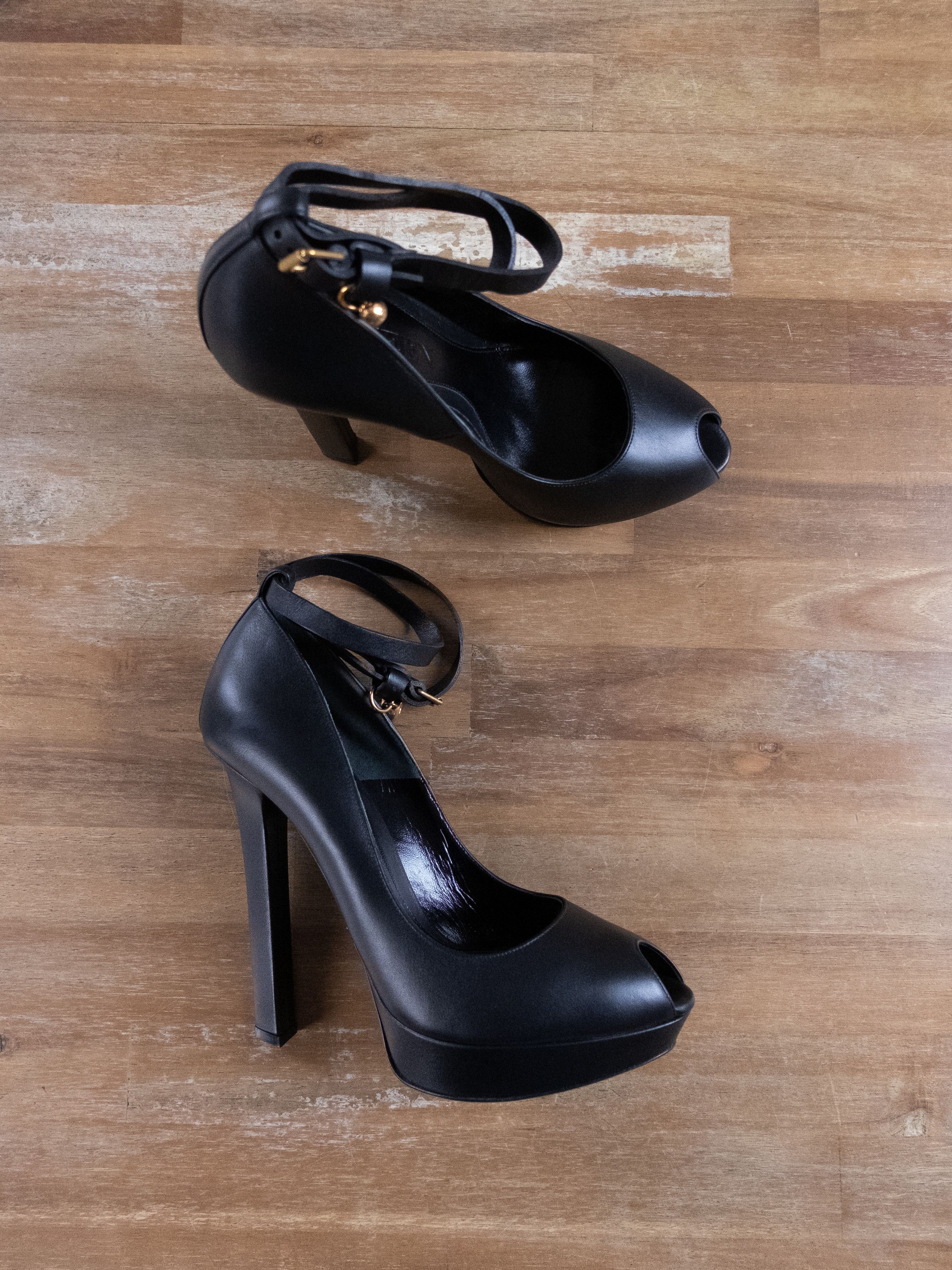 image of Alexander Mcqueen Black Leather Platform Sandals Pumps 40, Women's (Size 10)