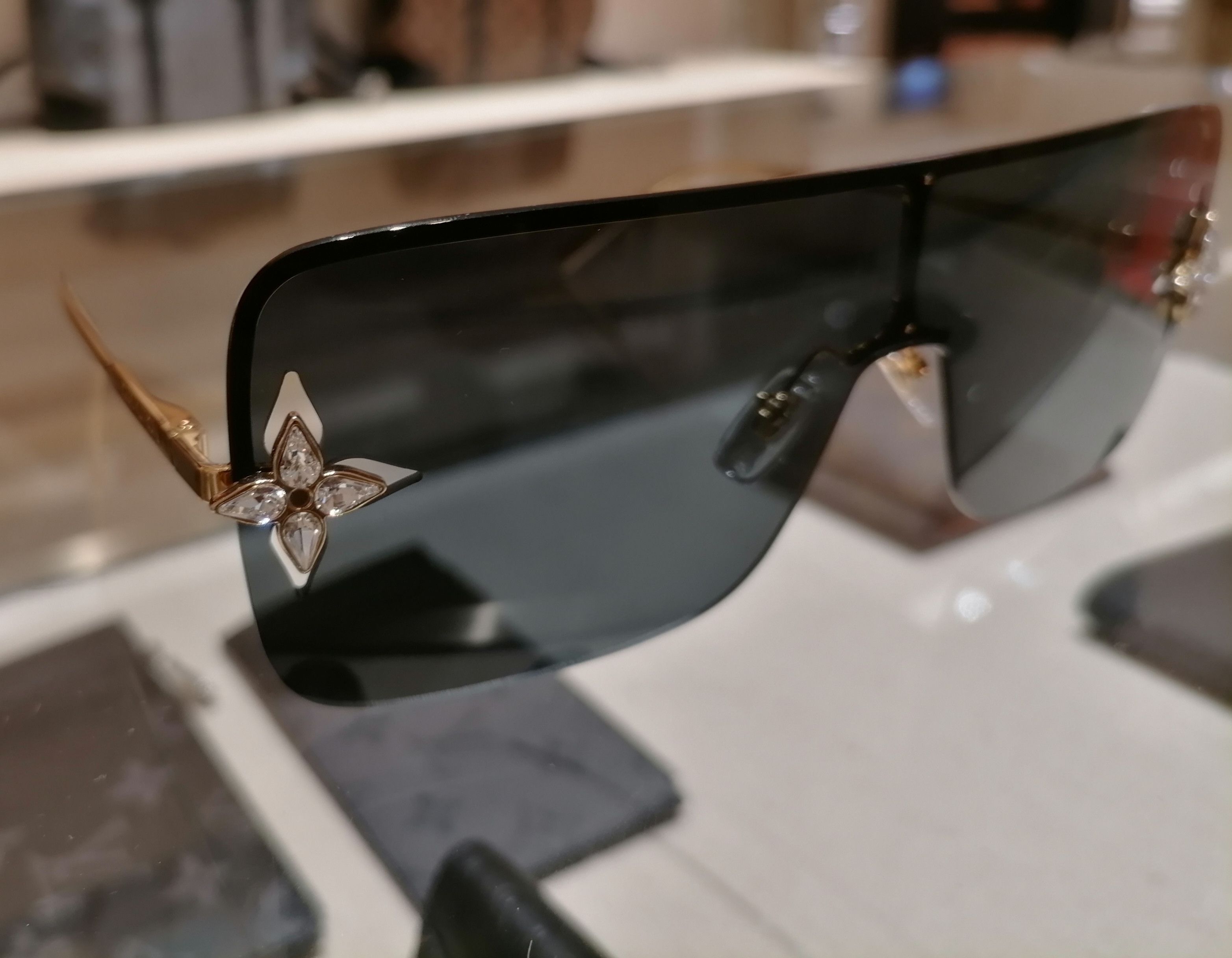 Louis Vuitton Louis Vuitton Star Light Sunglasses Size ONE SIZE - 5 Thumbnail