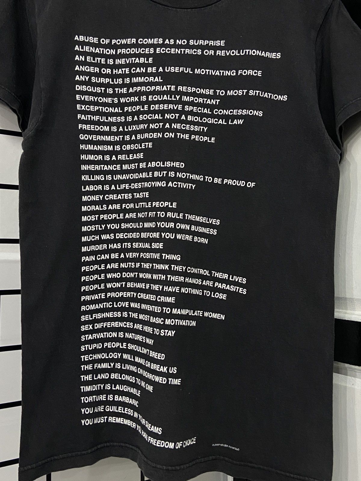 Vintage Vintage 90’s Jenny Holzer ‘Truisms’ Art Sun Faded Tshirt Size US S / EU 44-46 / 1 - 4 Thumbnail