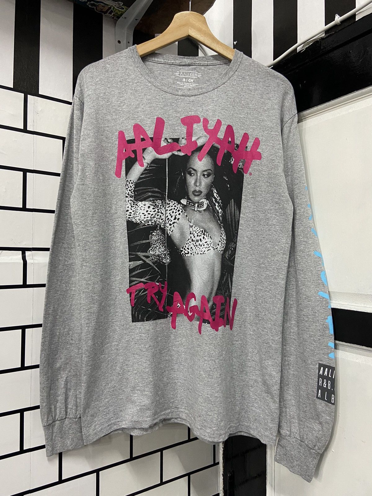 Rap Tees × Vintage Aaliyah “Try Again” Raptees Long Sleeve Tshirt Size US M / EU 48-50 / 2 - 1 Thumbnail