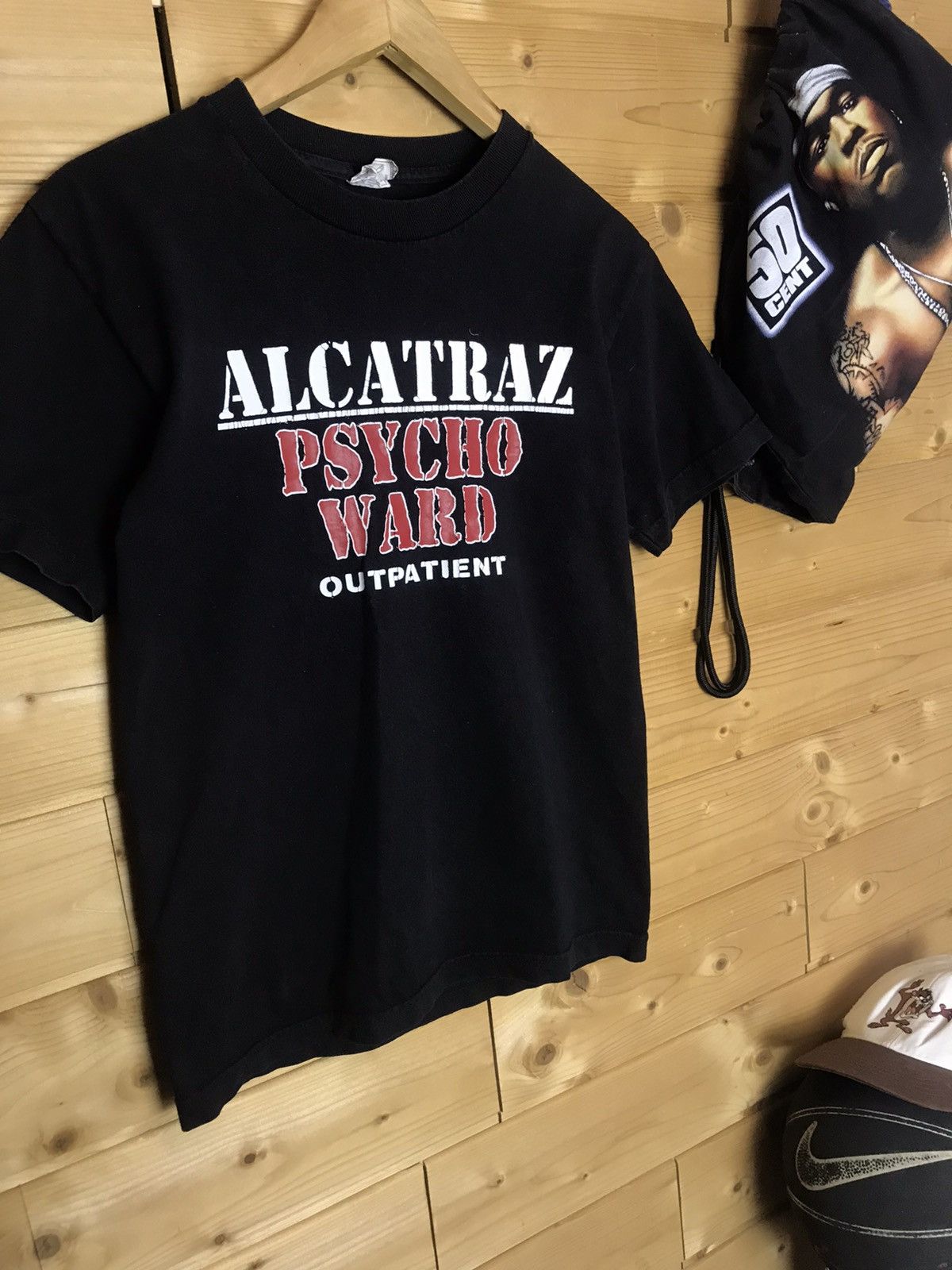 Vintage Vintage Alcatraz psycho ward t-shirt Size US S / EU 44-46 / 1 - 3 Thumbnail