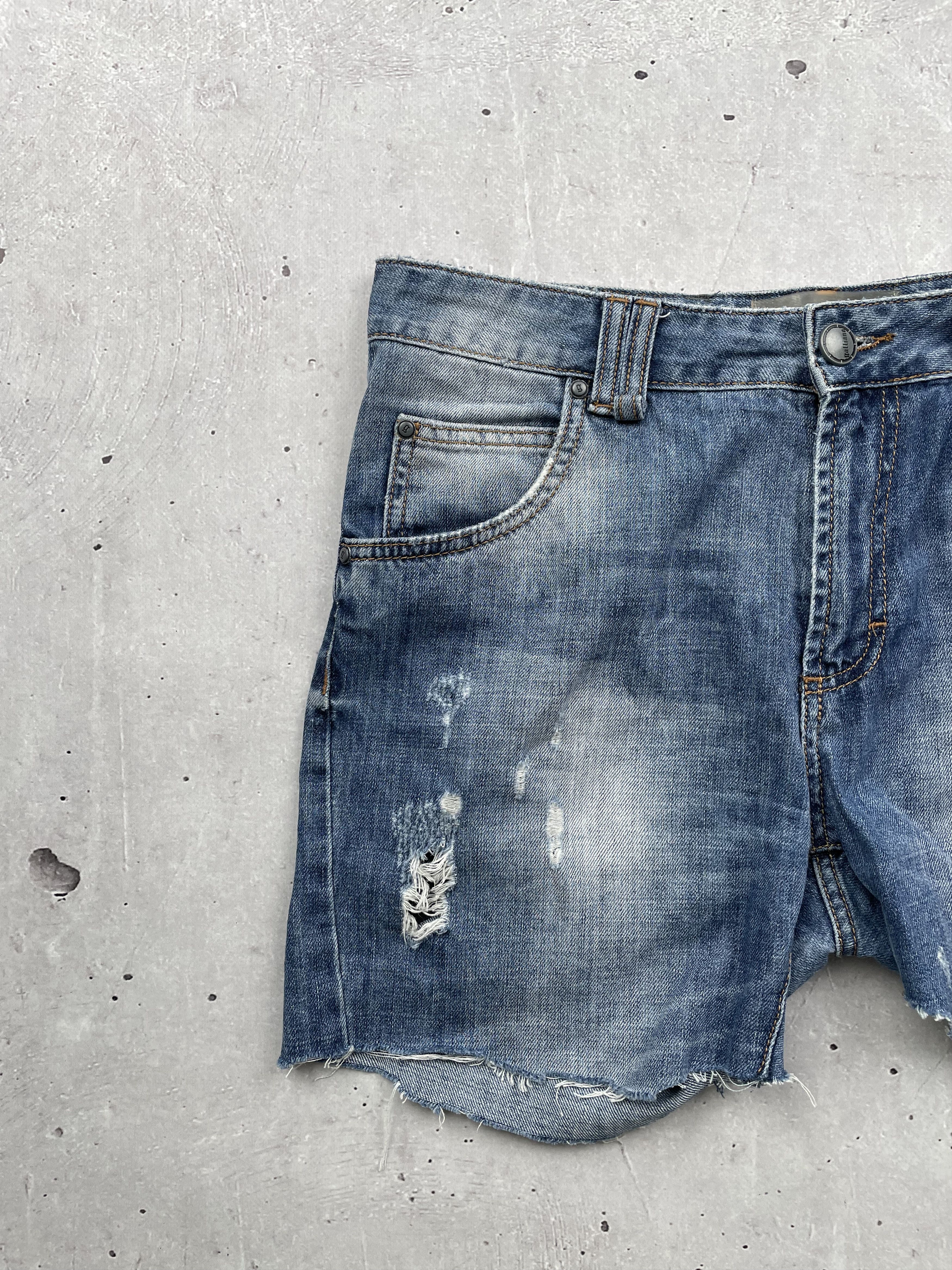 John Galliano Galliano Vintage Jeans Shorts Size 28" / US 6 / IT 42 - 2 Thumbnail