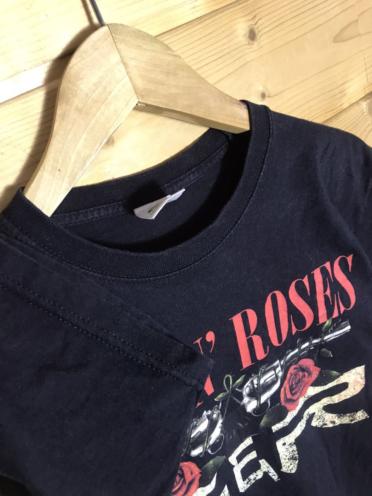Vintage Vintage Guns N Roses 2006 tour t-shirt Size US S / EU 44-46 / 1 - 4 Thumbnail