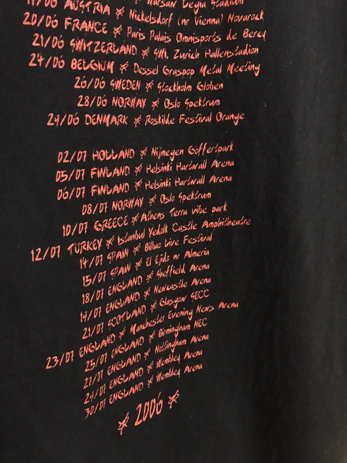 Vintage Vintage Guns N Roses 2006 tour t-shirt Size US S / EU 44-46 / 1 - 11 Thumbnail