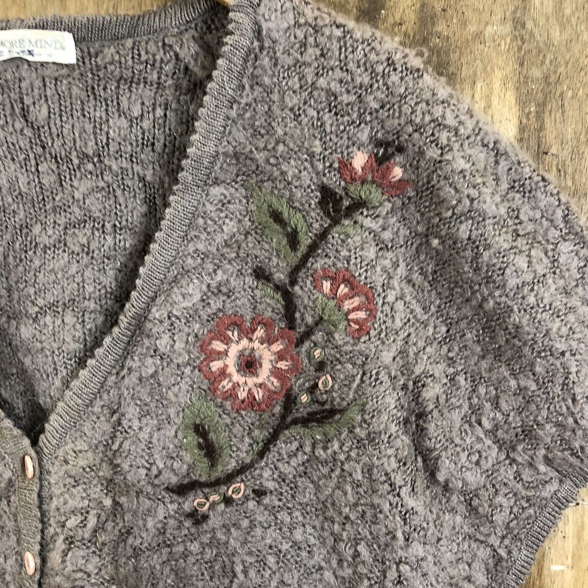 Japanese Brand Monemind Baggy Dark Brown Flower Cardigan Knitwear #081 Size US M / EU 48-50 / 2 - 3 Thumbnail