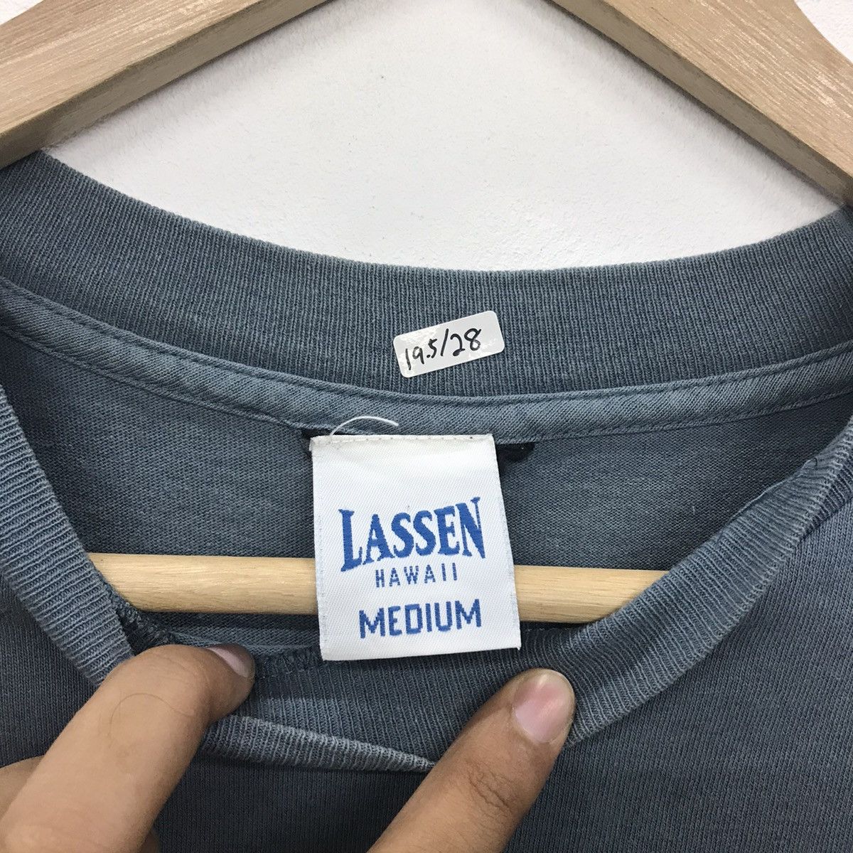Japanese Brand Rare!! Lassen Hawaii Surfing Japanese Brand Tee Size US M / EU 48-50 / 2 - 10 Thumbnail