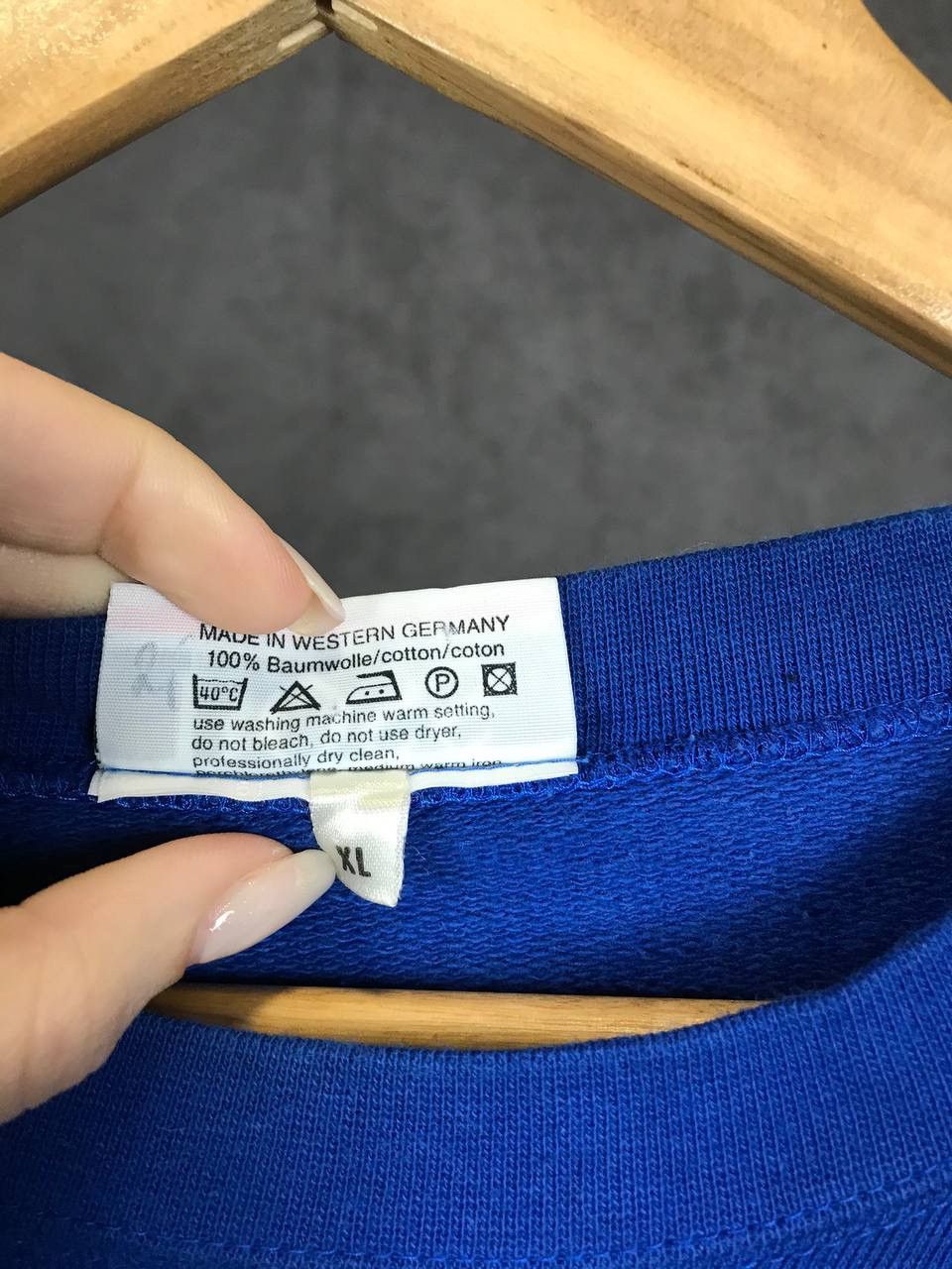 Hugo Boss Boss vintage luxury streetwear sweatshirt Size US XL / EU 56 / 4 - 4 Thumbnail