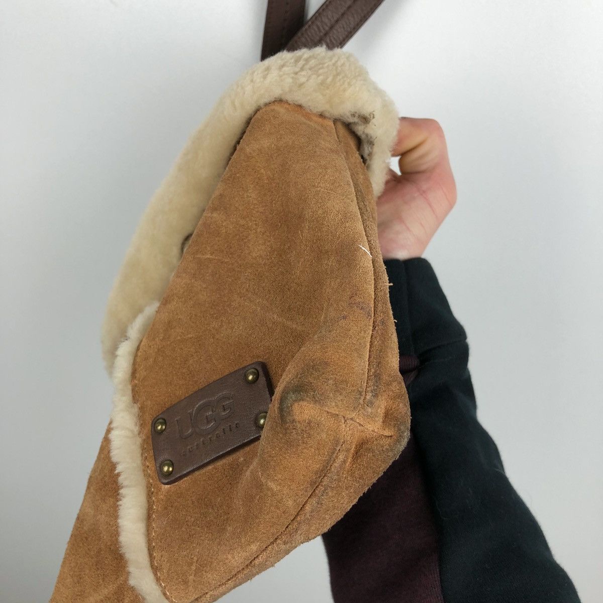Japanese Brand Ugg sheepskin Leather suede Crossbody bag Size ONE SIZE - 6 Thumbnail