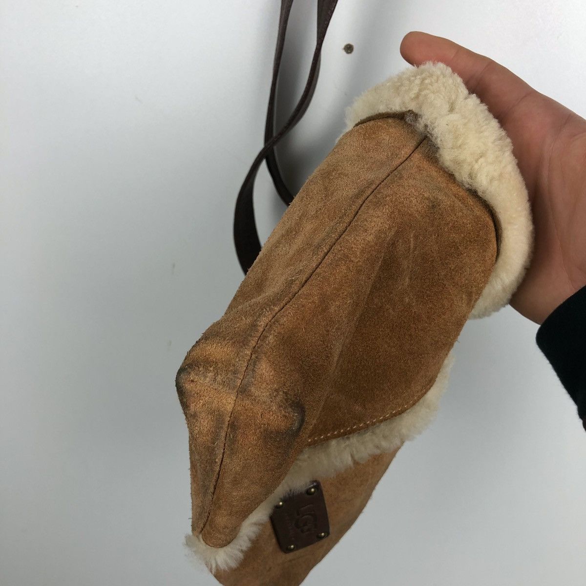 Japanese Brand Ugg sheepskin Leather suede Crossbody bag Size ONE SIZE - 8 Thumbnail