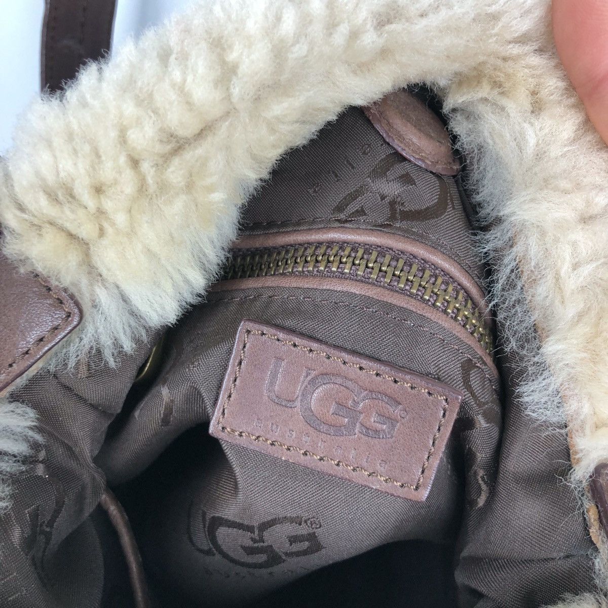 Japanese Brand Ugg sheepskin Leather suede Crossbody bag Size ONE SIZE - 11 Thumbnail