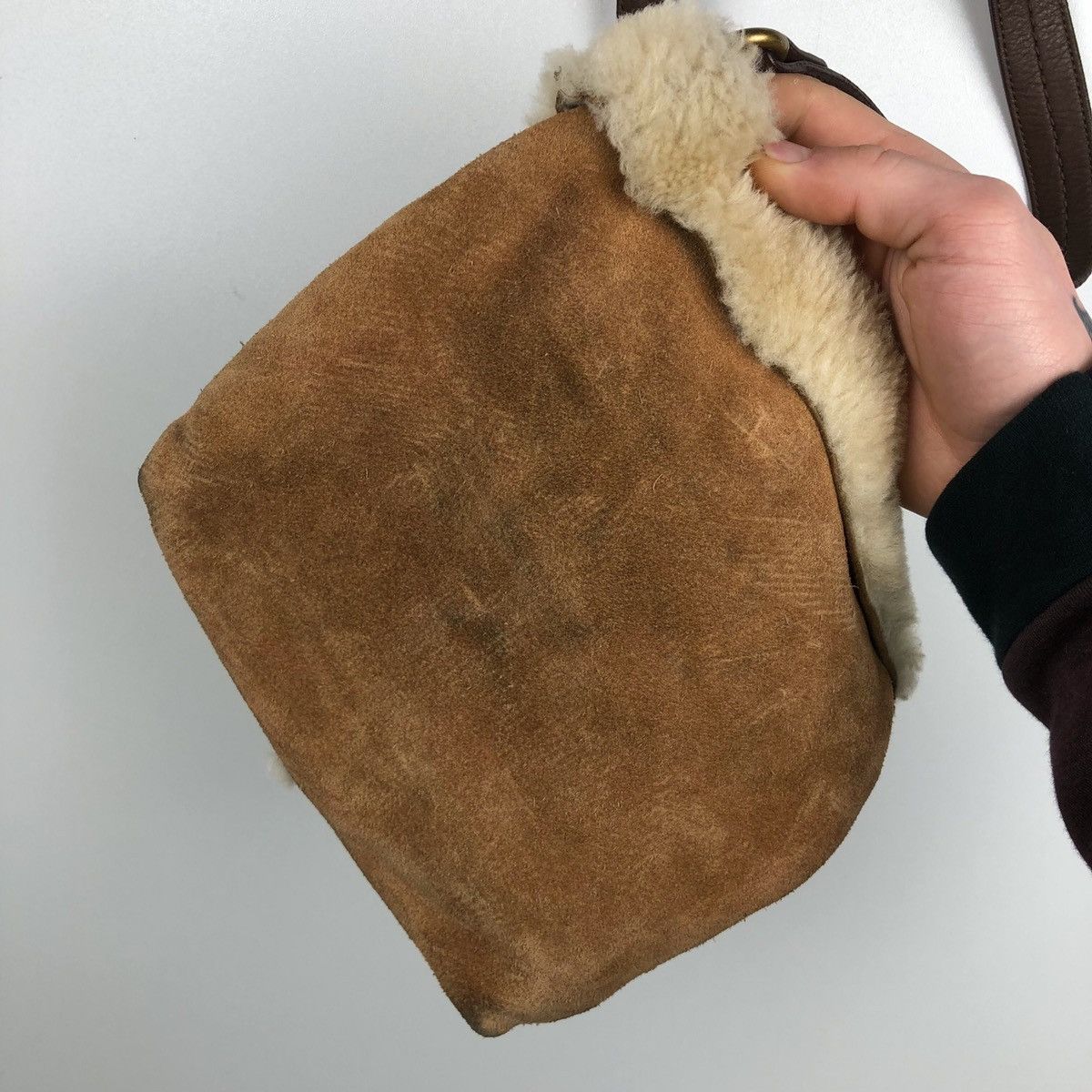 Japanese Brand Ugg sheepskin Leather suede Crossbody bag Size ONE SIZE - 7 Thumbnail