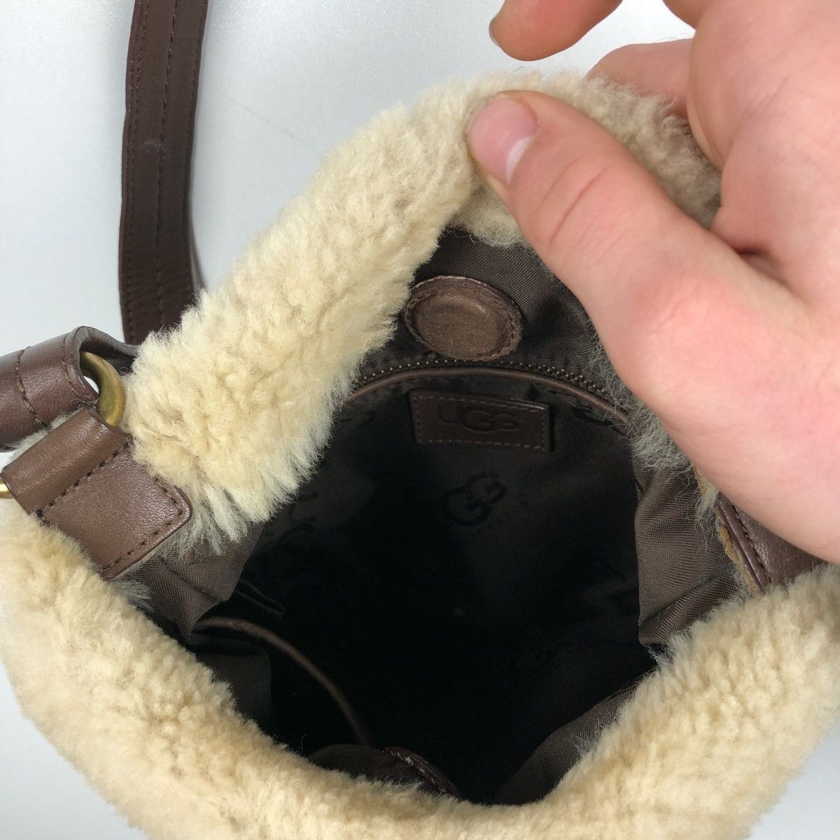 Japanese Brand Ugg sheepskin Leather suede Crossbody bag Size ONE SIZE - 10 Thumbnail
