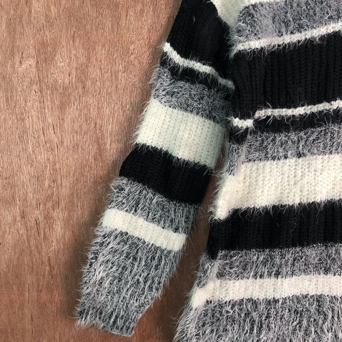 OVER THE STRiPES JAPAN INGNI STRIPED MOHAIR KNITWEAR SWEATER Size US M / EU 48-50 / 2 - 7 Thumbnail