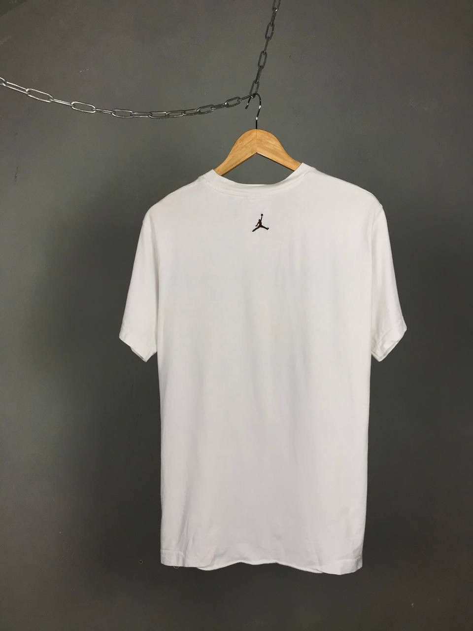Jordan Brand × Vintage Nike Air Jordan streetwear center logo tee Size US S / EU 44-46 / 1 - 8 Thumbnail
