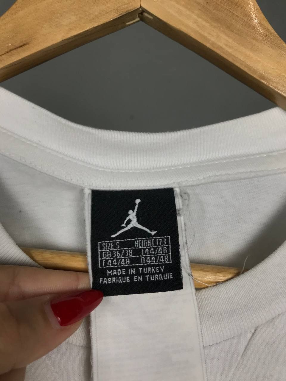 Jordan Brand × Vintage Nike Air Jordan streetwear center logo tee Size US S / EU 44-46 / 1 - 4 Thumbnail