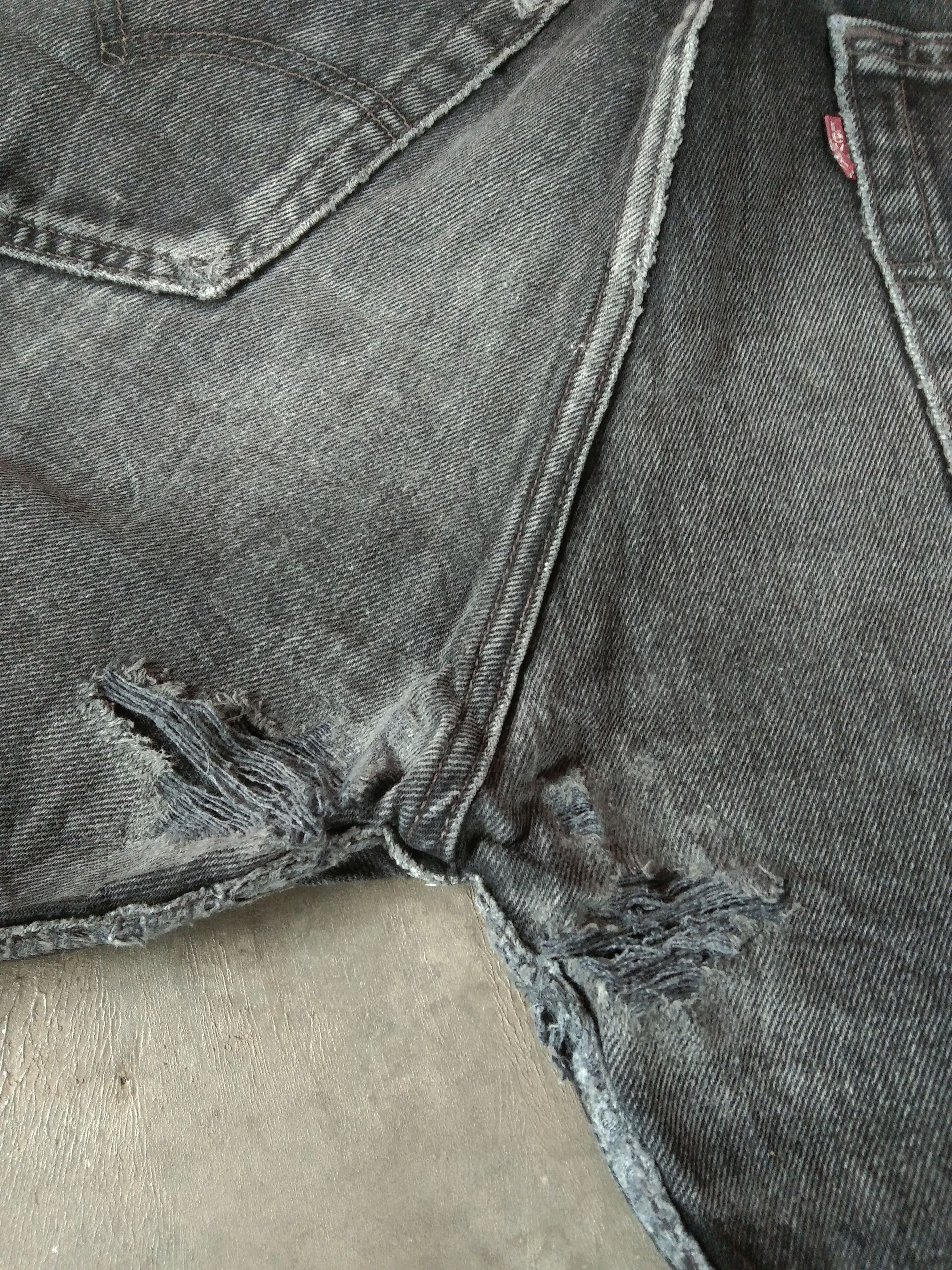 Levi's 90s Vintage Levi's 501 Made In USA Distressed Jeans 33x30 Size US 33 - 4 Thumbnail