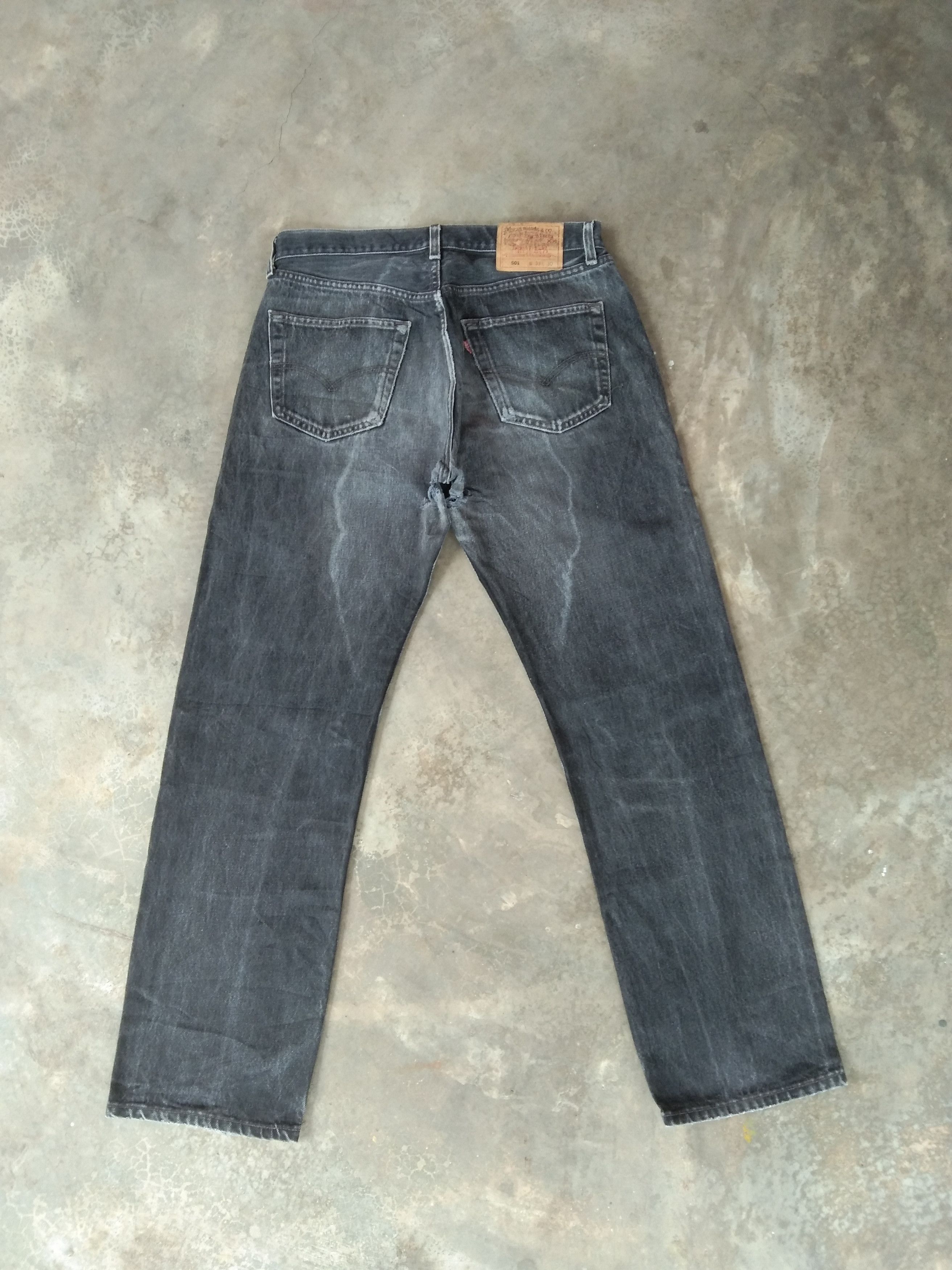Levi's 90s Vintage Levi's 501 Made In USA Distressed Jeans 33x30 Size US 33 - 2 Thumbnail