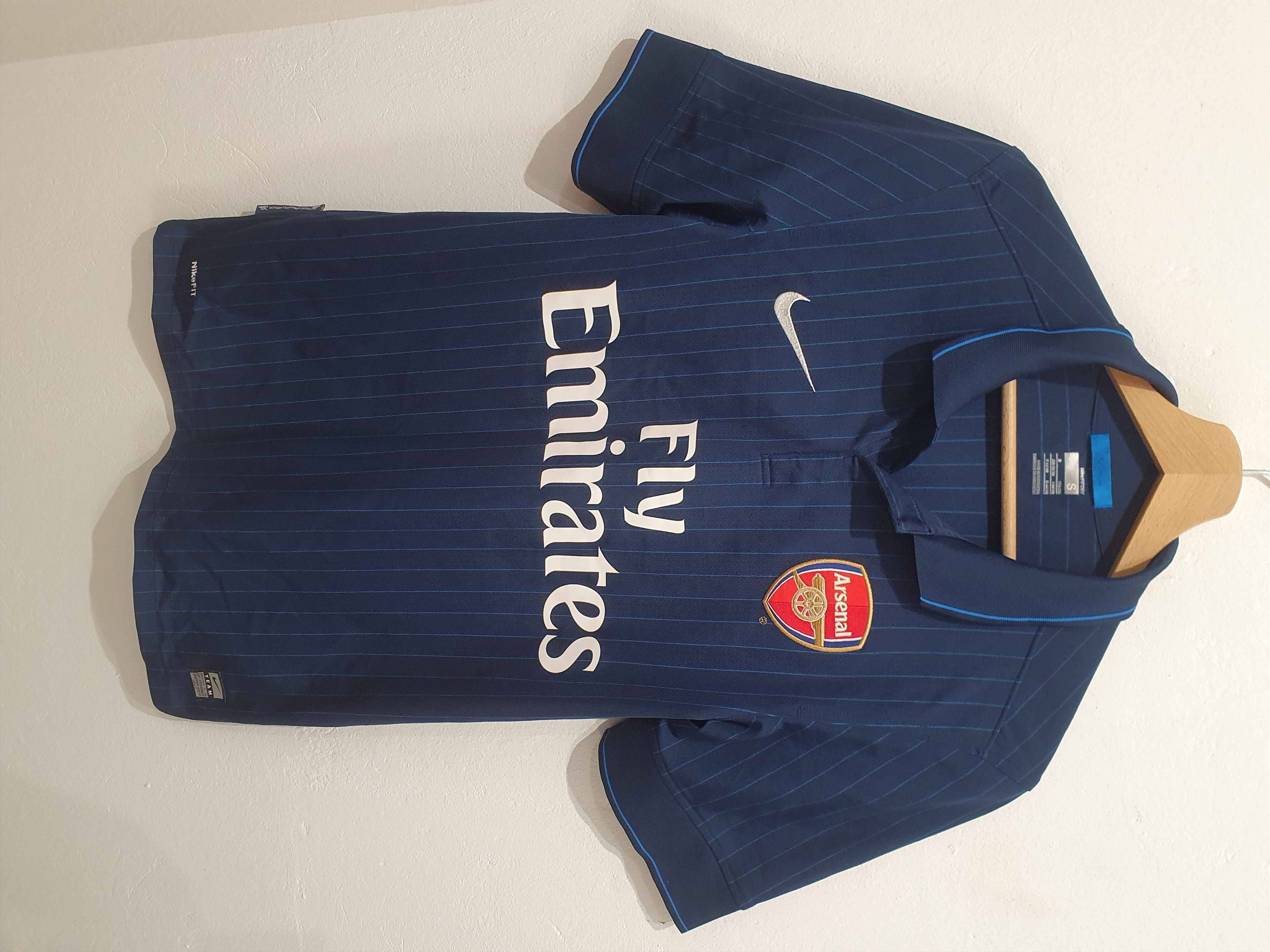 Image of Arsenal 2009 2010 Size S Football Shirt Jersey Soccer in Navy, Men's