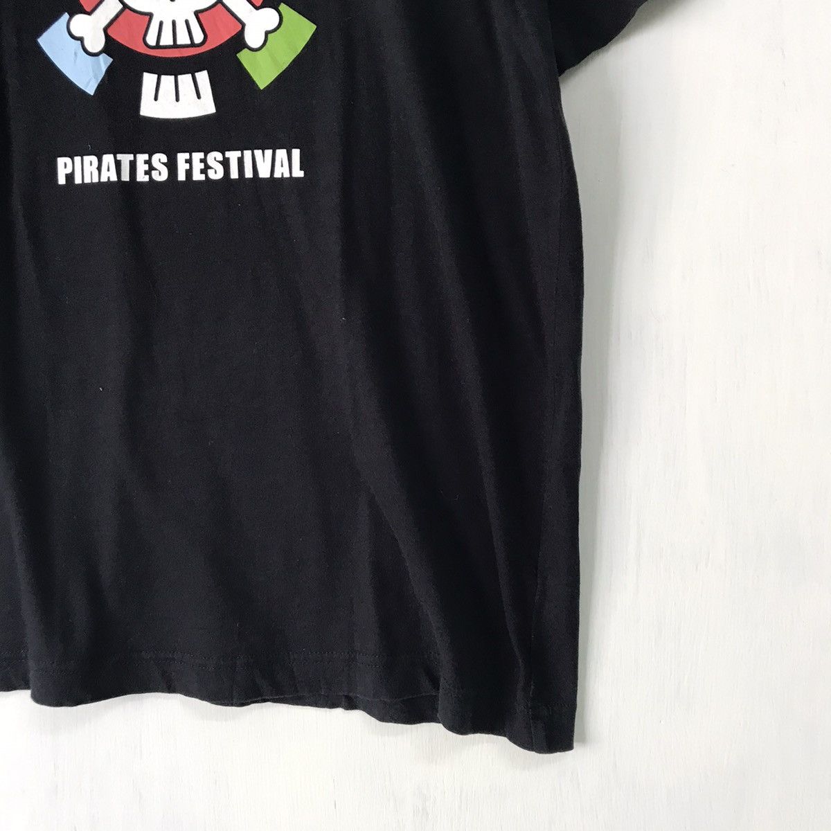 Anime Rare uniqlo x one piece pirates festival tshirt Size US M / EU 48-50 / 2 - 5 Thumbnail