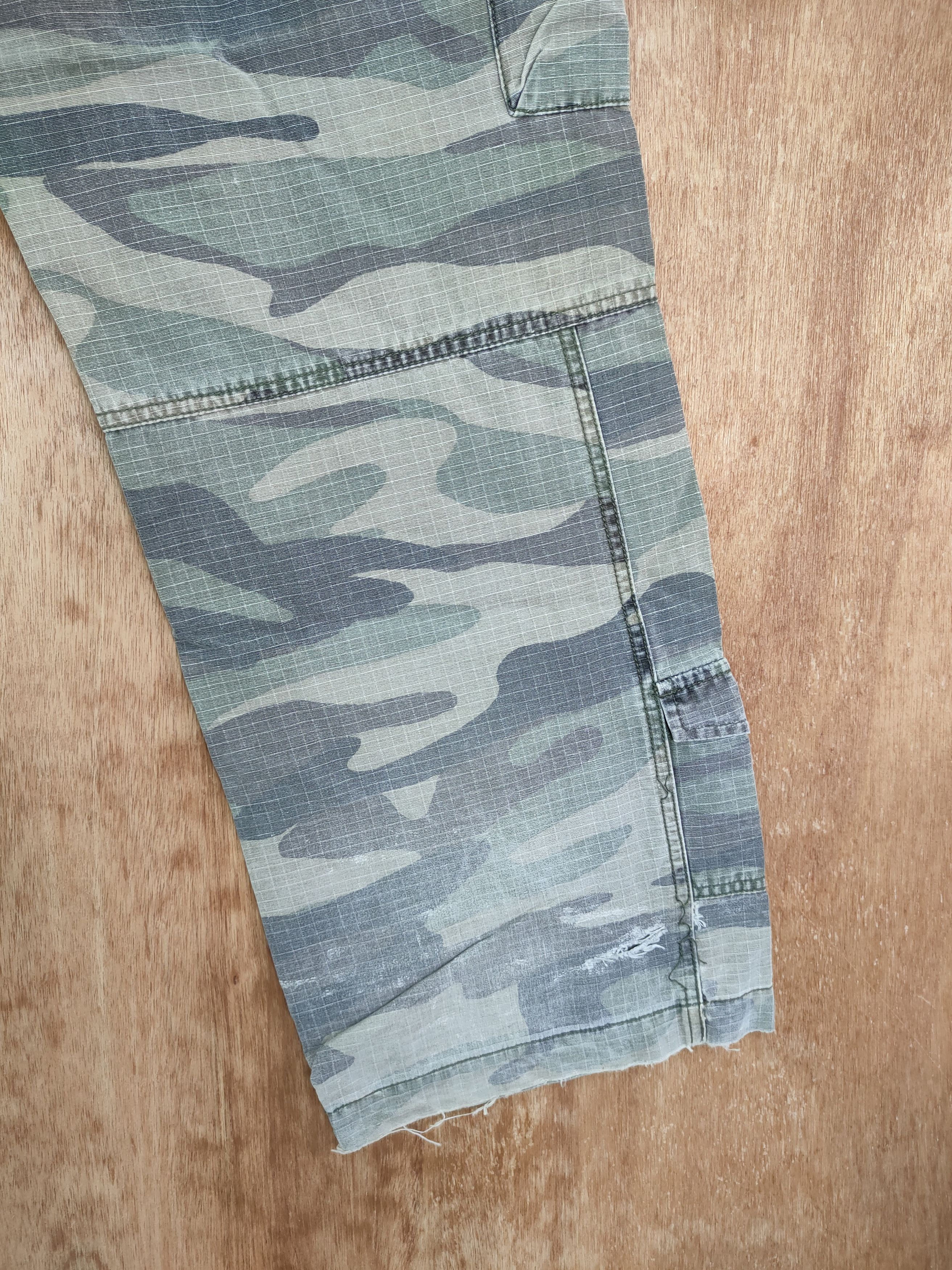 Gap DL Gap Kids camo faded cargo pants vintage #486 Size 26" / US 2 / IT 38 - 8 Thumbnail