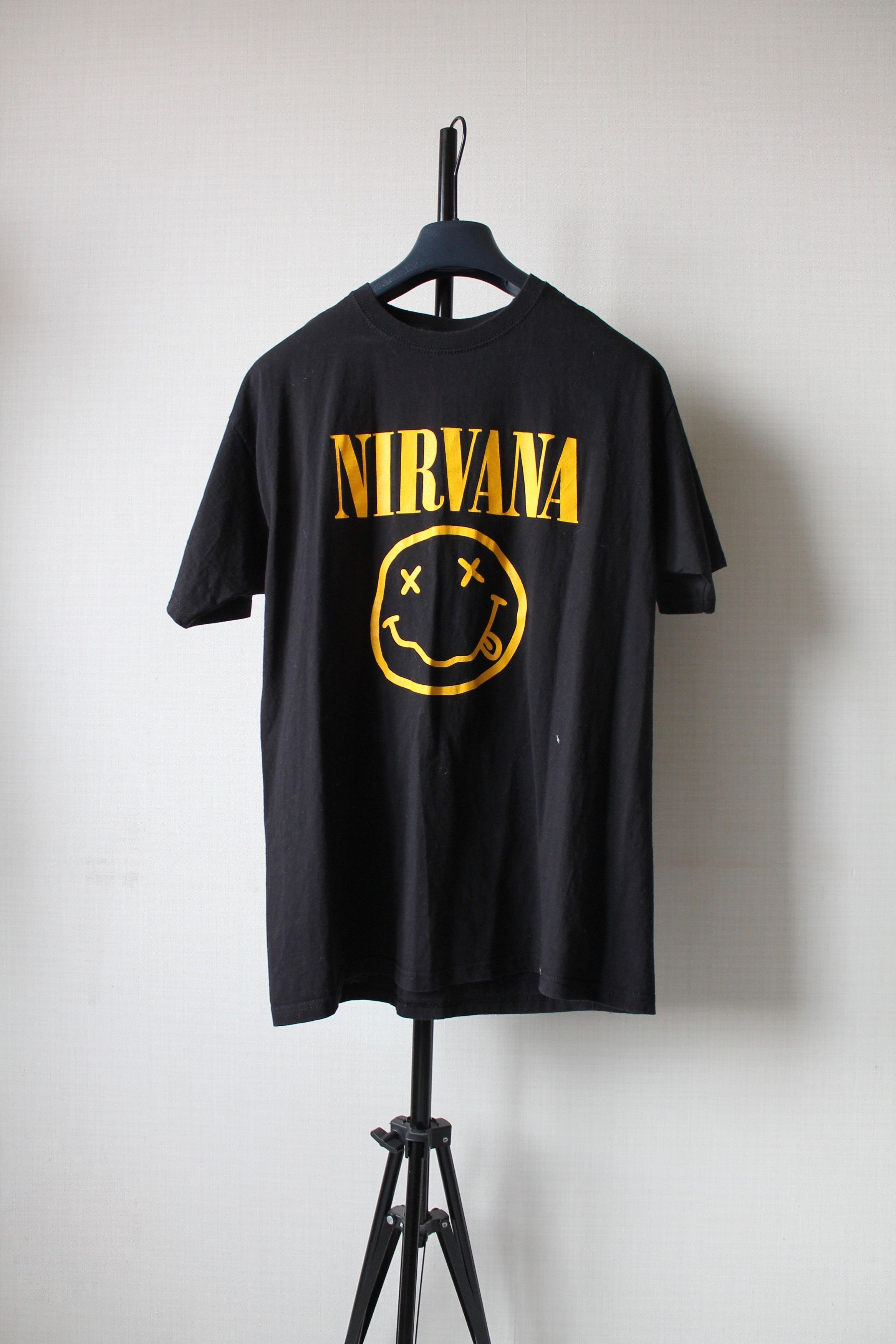 Band Tees Nirvana t shirt black band smile Size US L / EU 52-54 / 3 - 1 Thumbnail