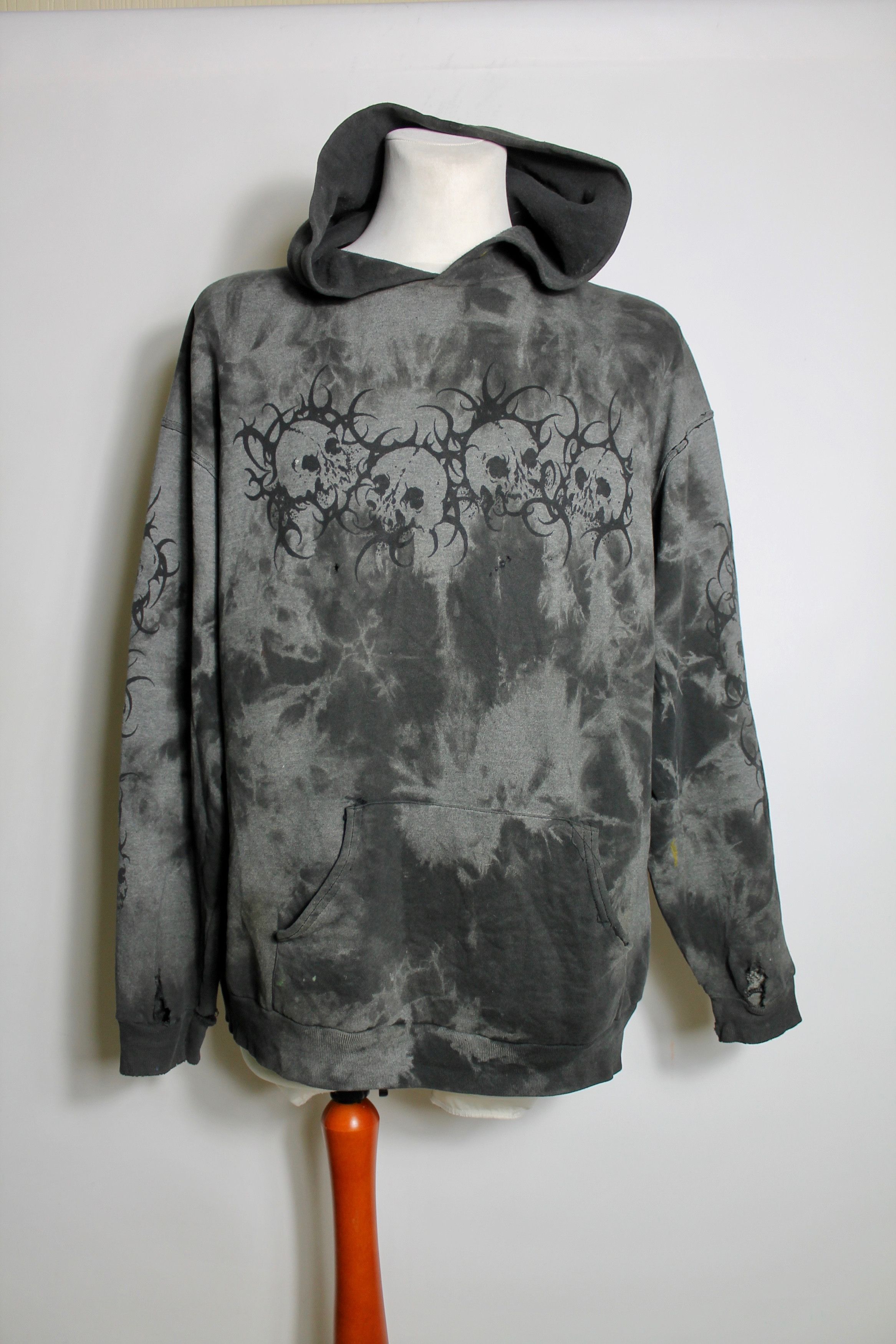 Other vintage Skulls TRASHED hoodie worn faded Black / gray Size US XXL / EU 58 / 5 - 1 Thumbnail